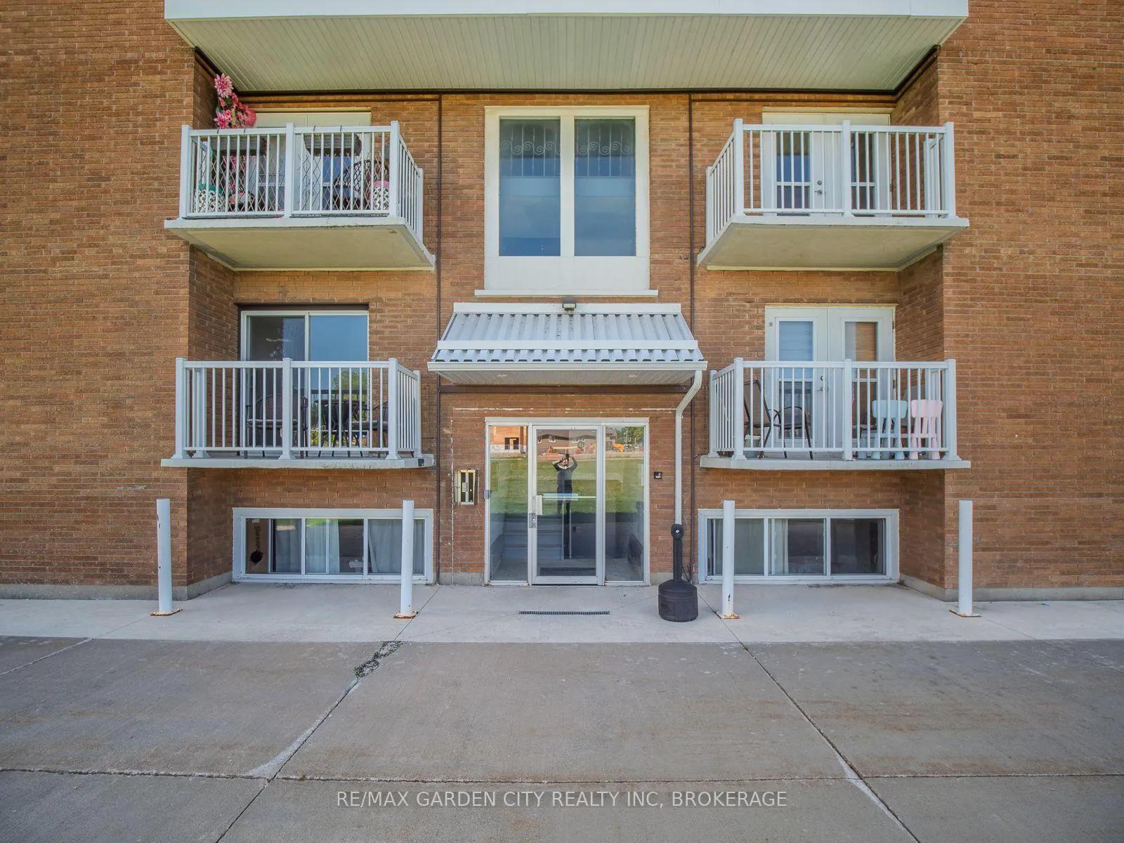 Photo 4 of 30 Cunningham Street, Thorold, Thorold Downtown — HOMEH