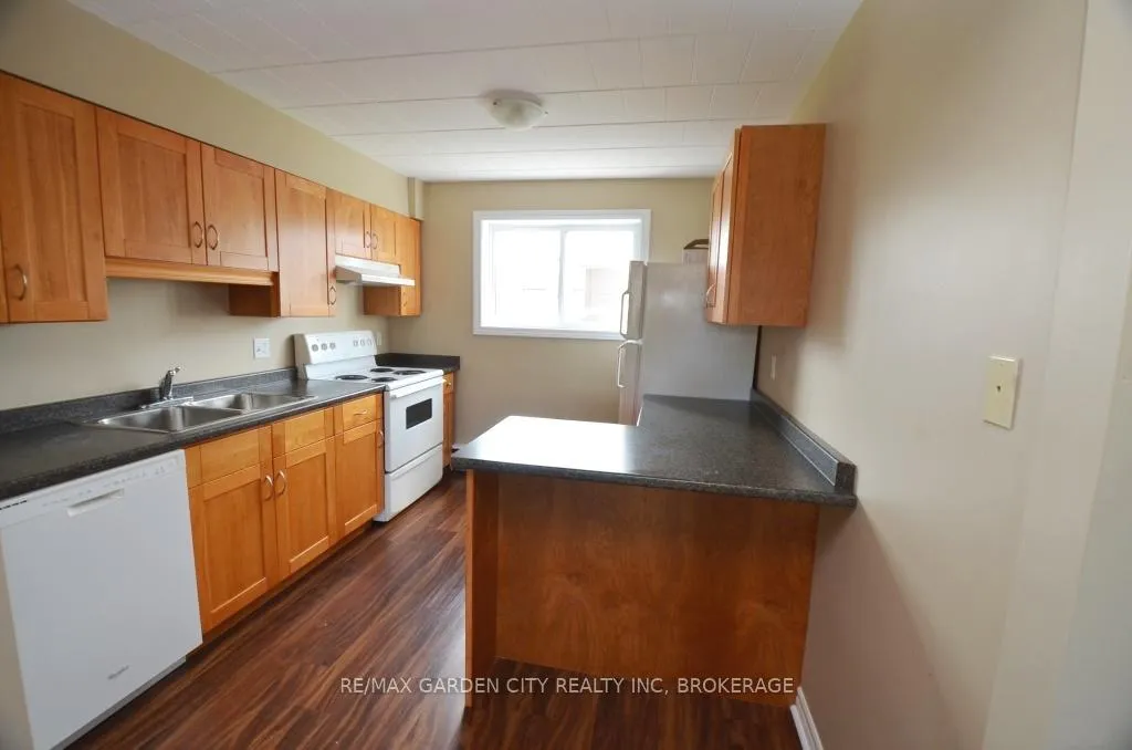 Photo 10 of 30 Cunningham Street, Thorold, Thorold Downtown — HOMEH