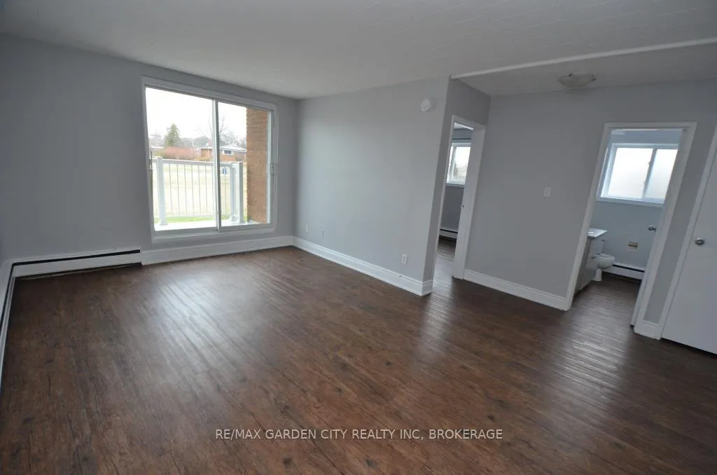 Photo 12 of 30 Cunningham Street, Thorold, Thorold Downtown — HOMEH