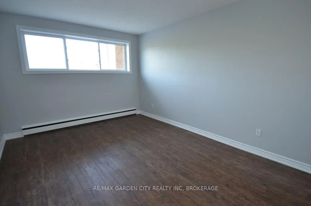 Photo 37 of 30 Cunningham Street, Thorold, Thorold Downtown — HOMEH