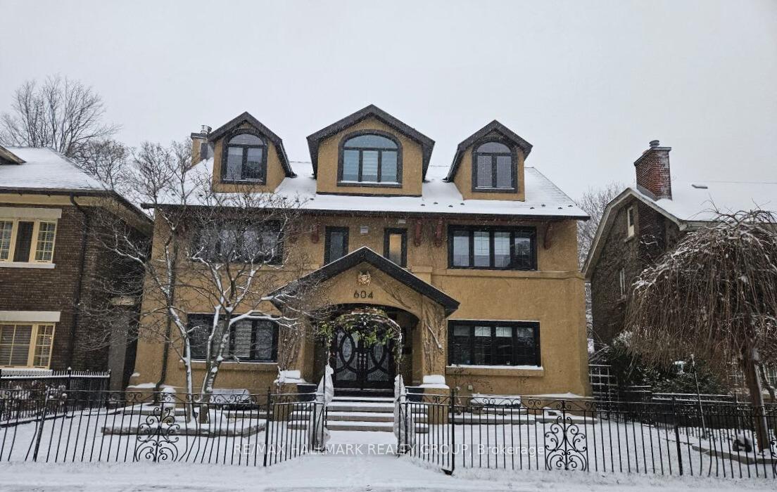 Front of 604 Queen Elizabeth Drive