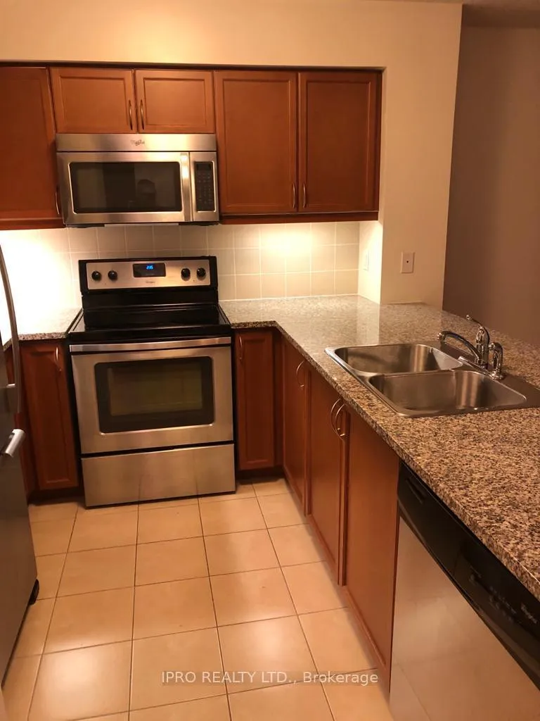 Front of Unit 512, 19 Grand Trunk Crescent W