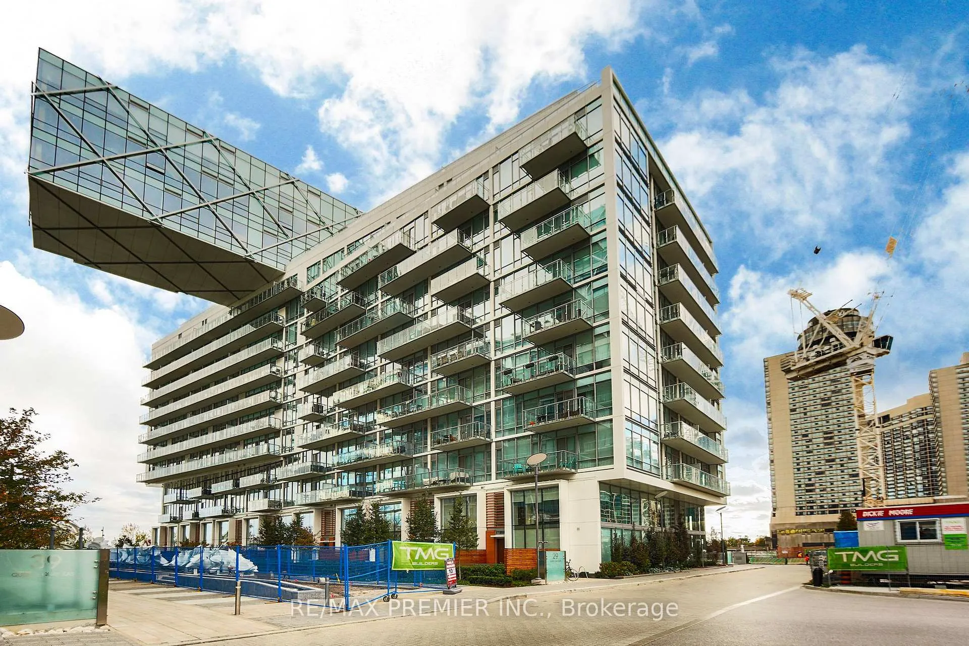 Photo 1 of Unit 421, 29 Queens Quay E, Toronto, Waterfront Communities — HOMEH