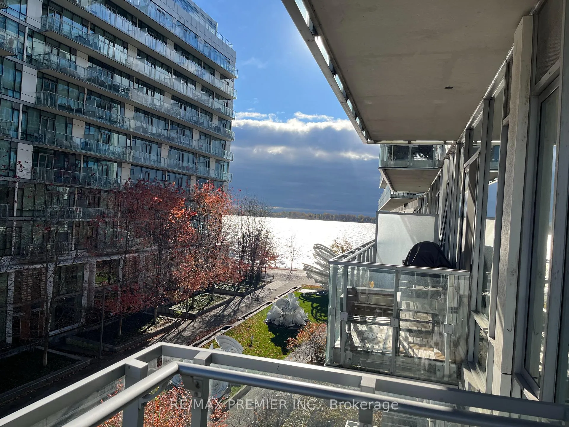 Photo 11 of Unit 421, 29 Queens Quay E, Toronto, Waterfront Communities — HOMEH