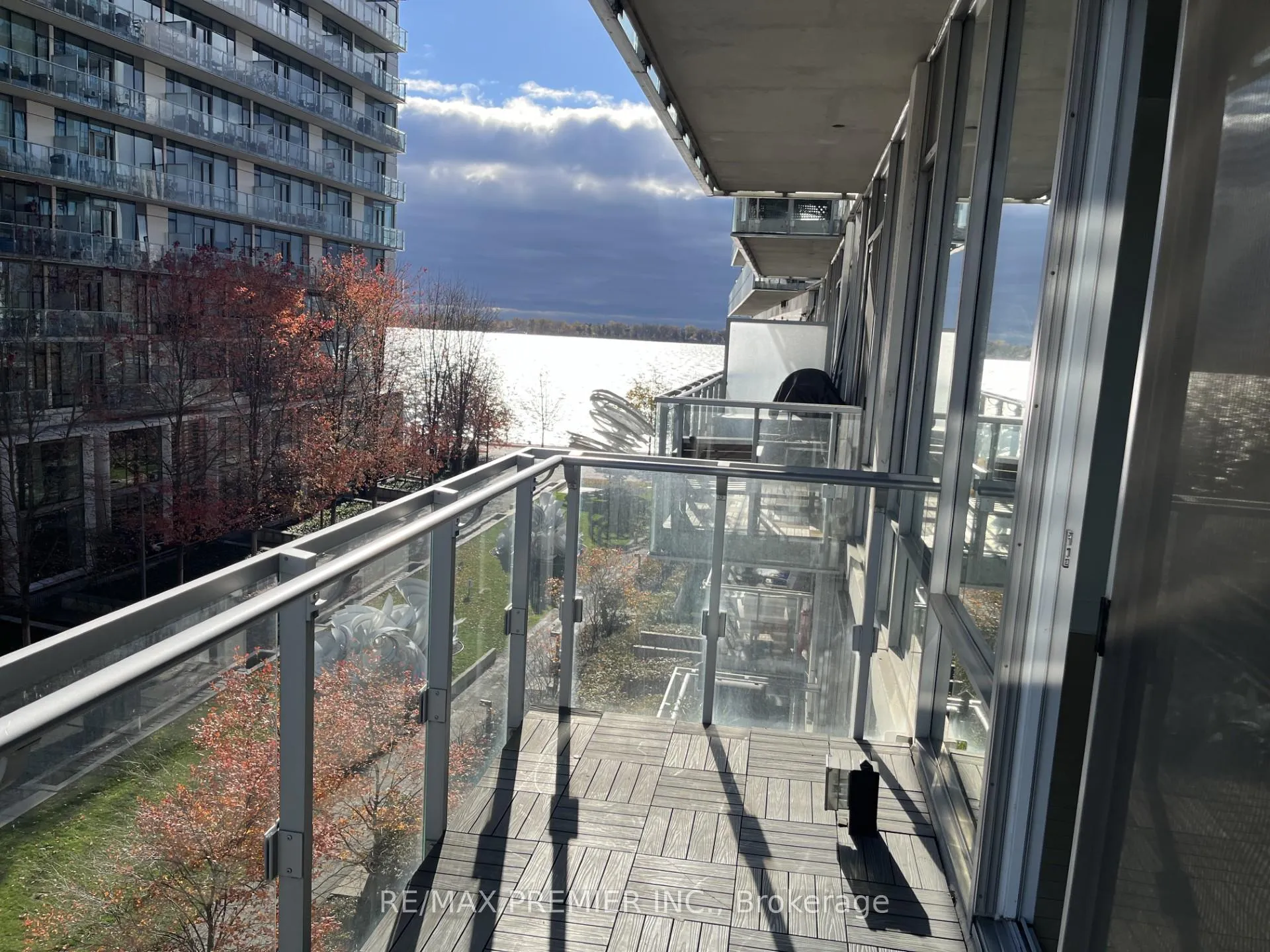 Photo 12 of Unit 421, 29 Queens Quay E, Toronto, Waterfront Communities — HOMEH