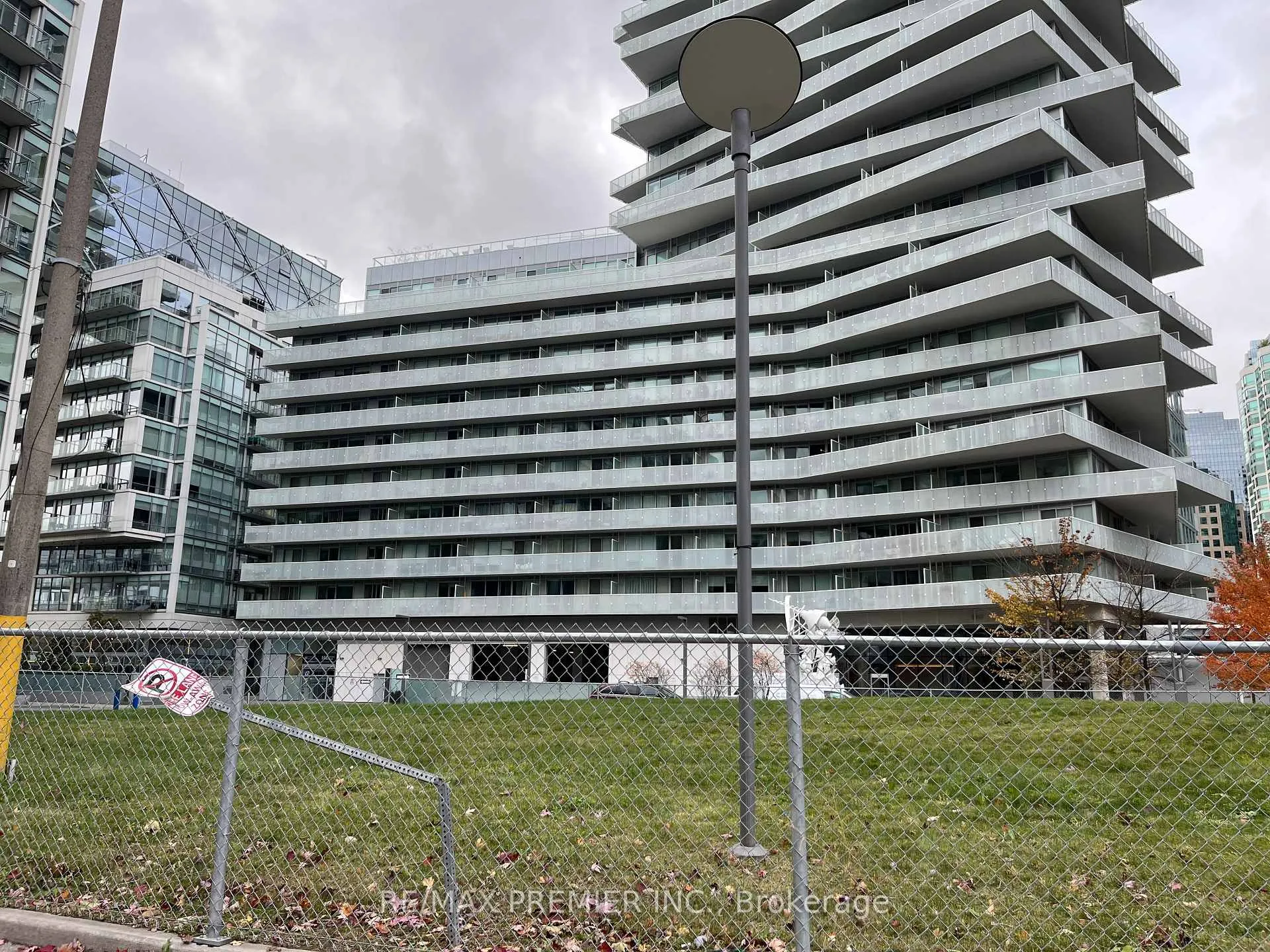 Photo 15 of Unit 421, 29 Queens Quay E, Toronto, Waterfront Communities — HOMEH