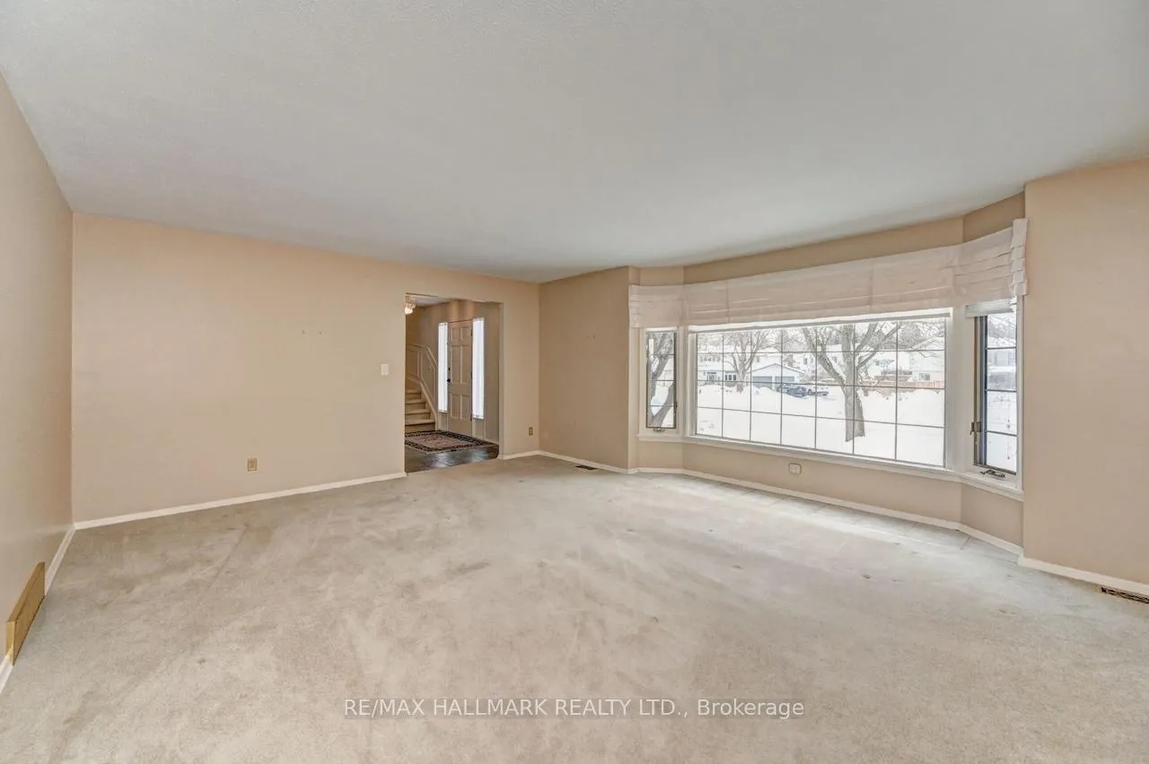 Photo 6 of 54 Ashton Crescent, Waterloo — HOMEH