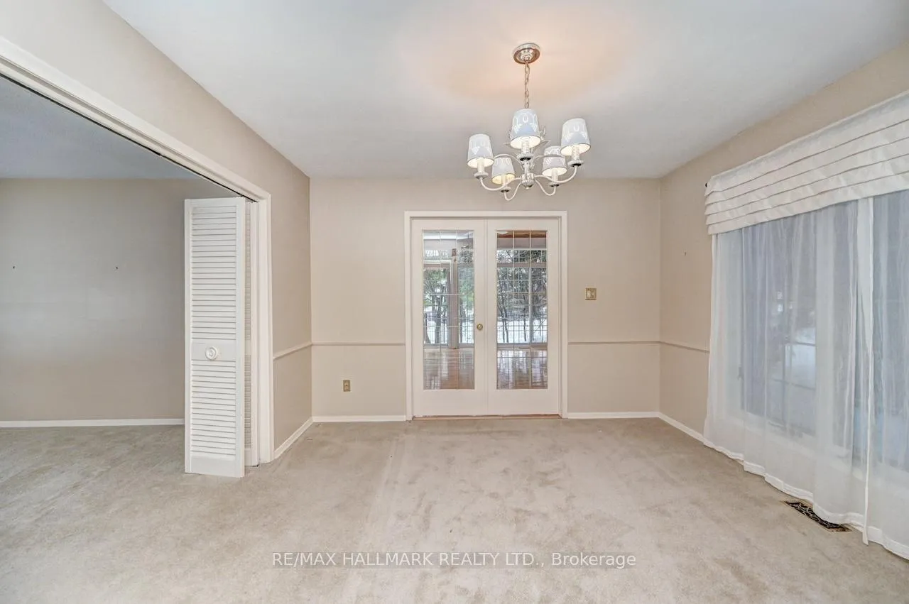 Photo 9 of 54 Ashton Crescent, Waterloo — HOMEH