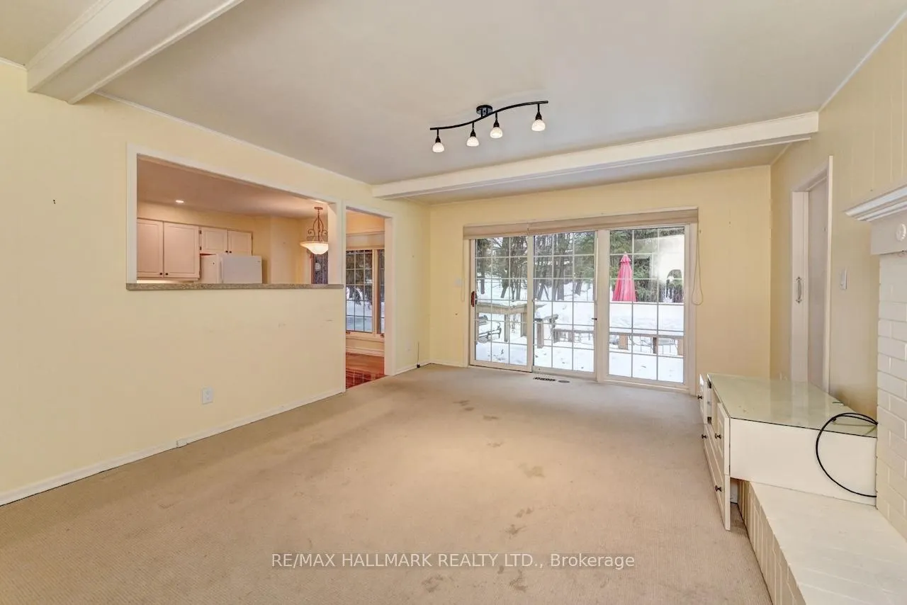 Photo 11 of 54 Ashton Crescent, Waterloo — HOMEH