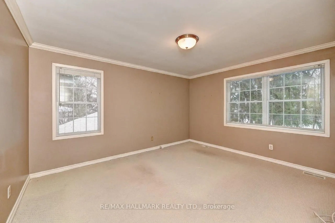 Photo 20 of 54 Ashton Crescent, Waterloo — HOMEH