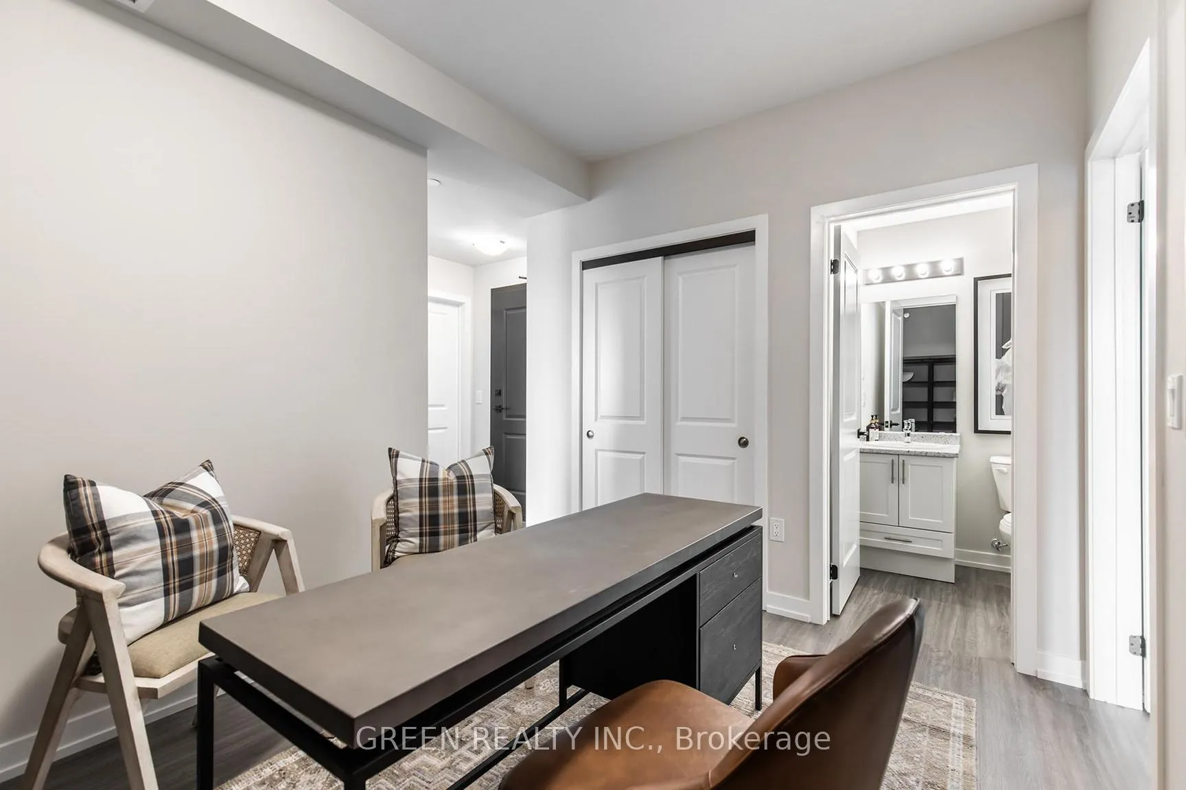 Photo 3 of Unit 404, 870 Queenston Road, Hamilton, Stoney Creek — HOMEH