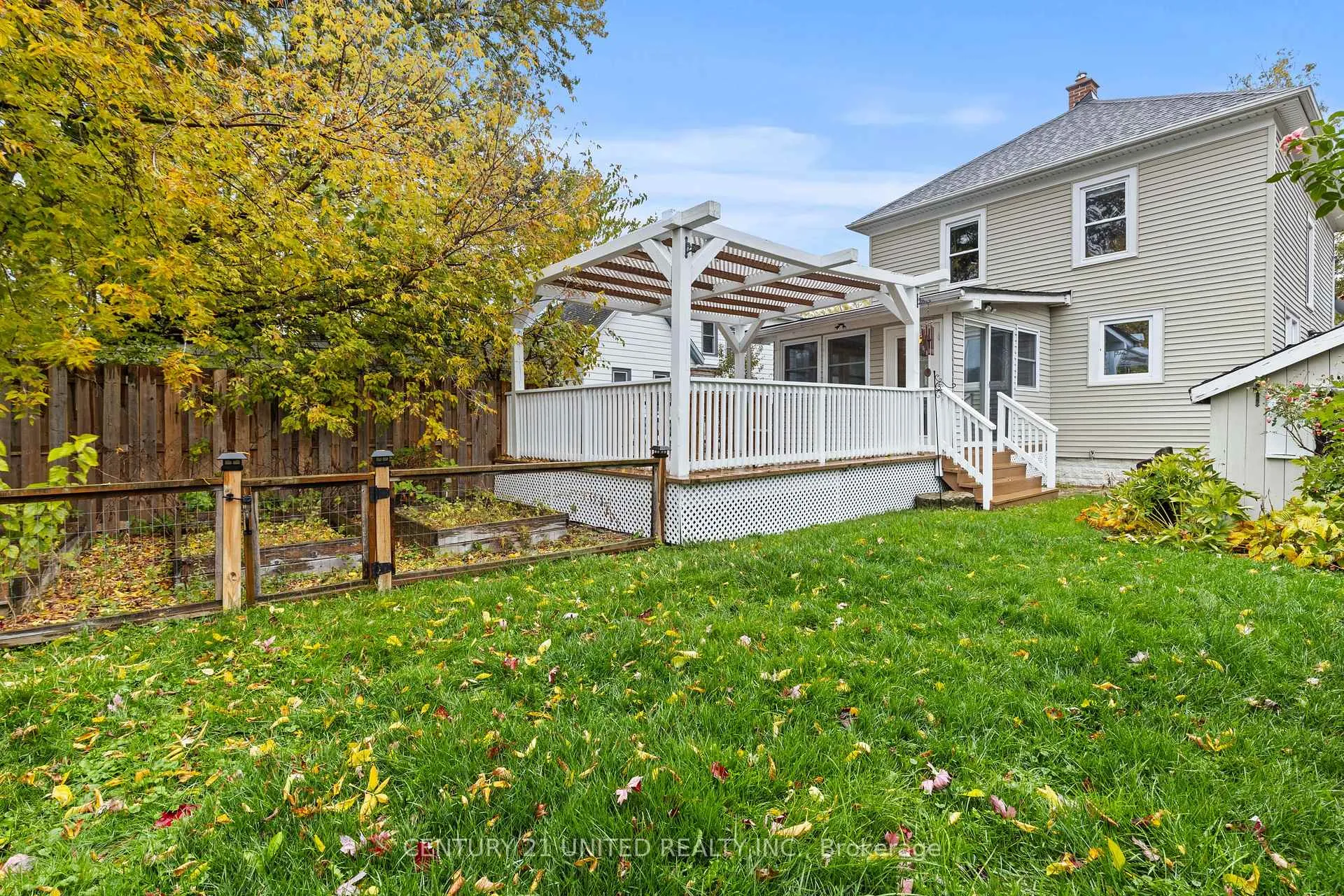 Photo 3 of 16 Locust Street, Welland, Prince Charles — HOMEH