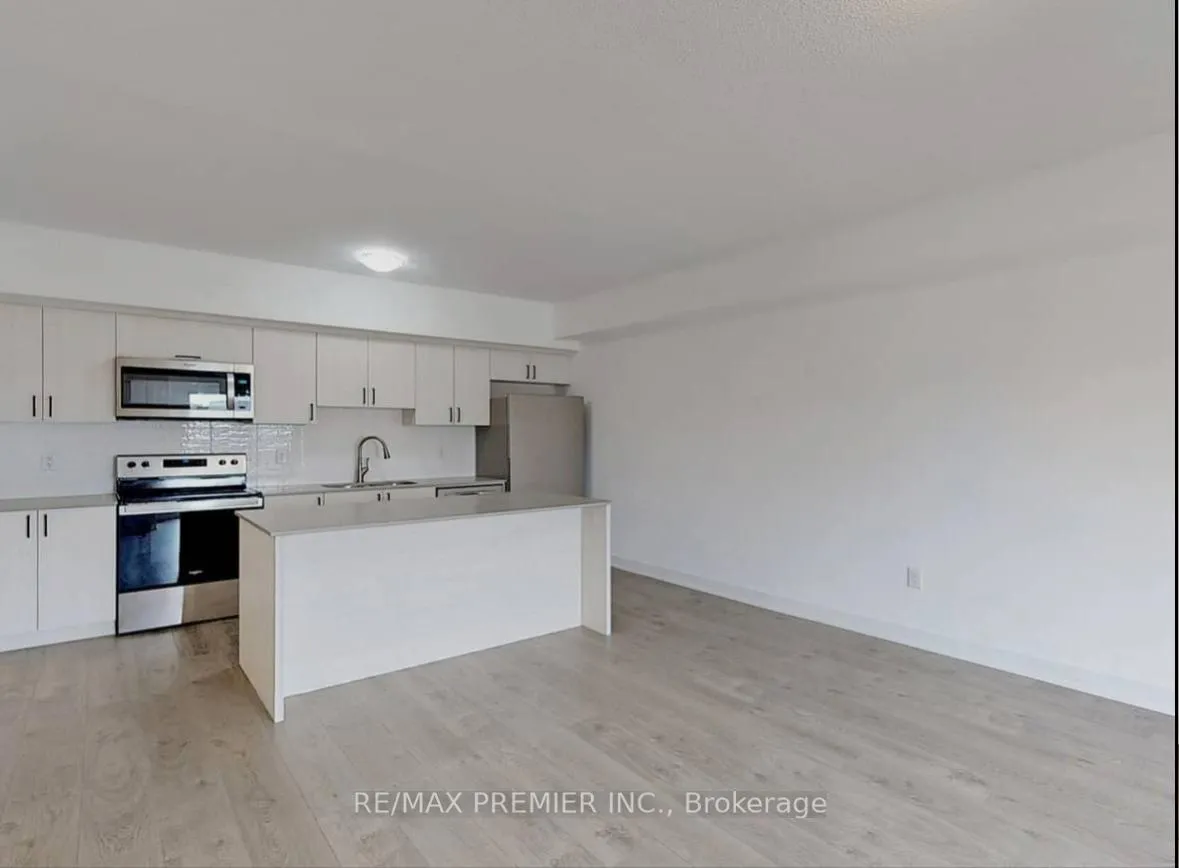 Photo 8 of Unit 607, 5 Chef Lane N, Barrie, Innis-Shore — HOMEH