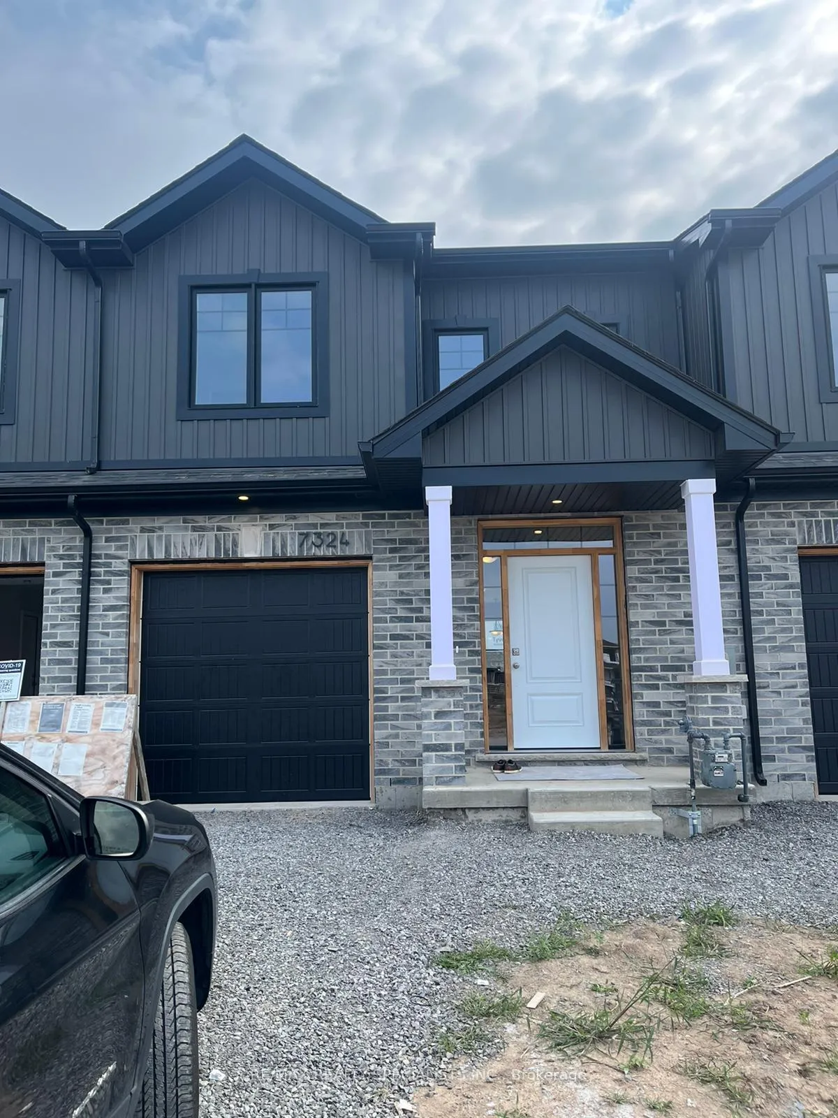 Photo 1 of 7324 Matteo Drive, Niagara Falls, Brown — HOMEH