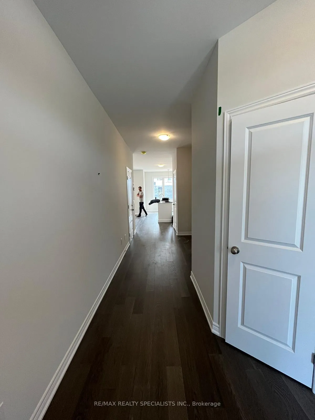 Photo 3 of 7324 Matteo Drive, Niagara Falls, Brown — HOMEH