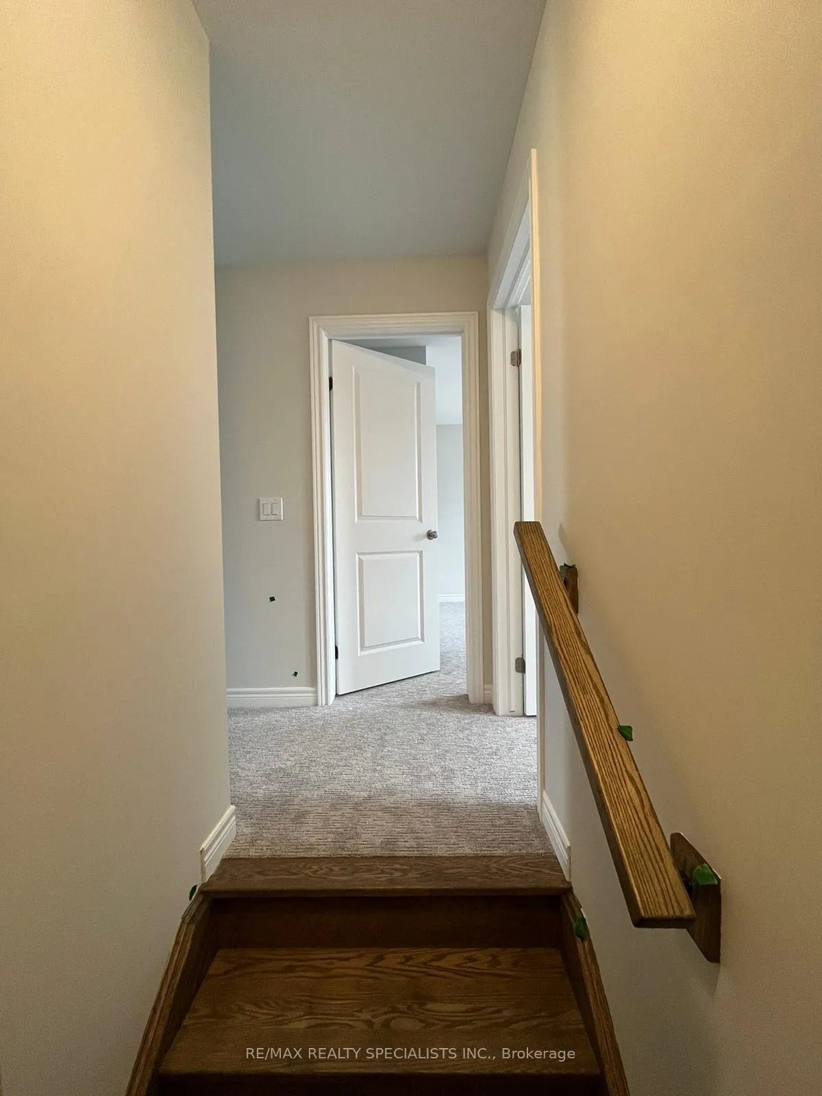 Photo 9 of 7324 Matteo Drive, Niagara Falls, Brown — HOMEH