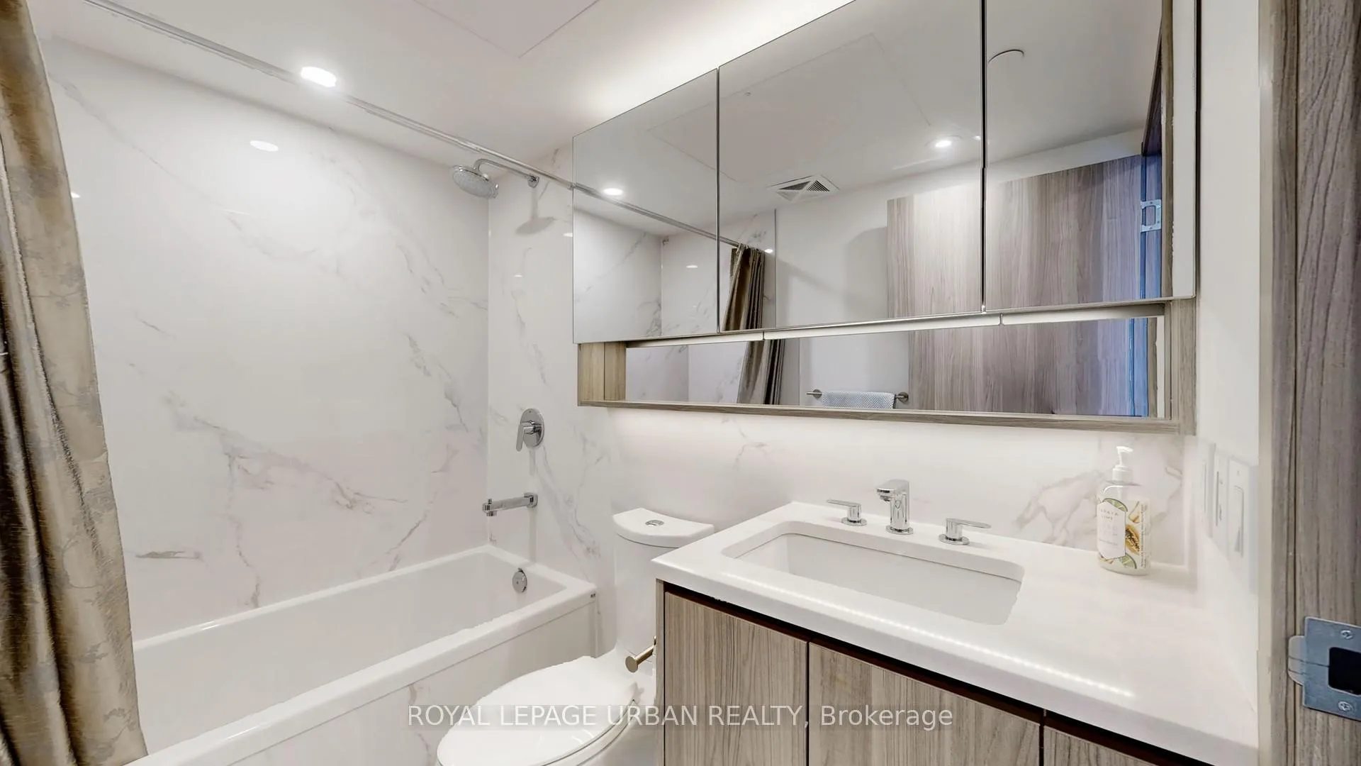 Photo 16 of Unit 2609, 38 Widmer Street, Toronto, Waterfront Communities — HOMEH