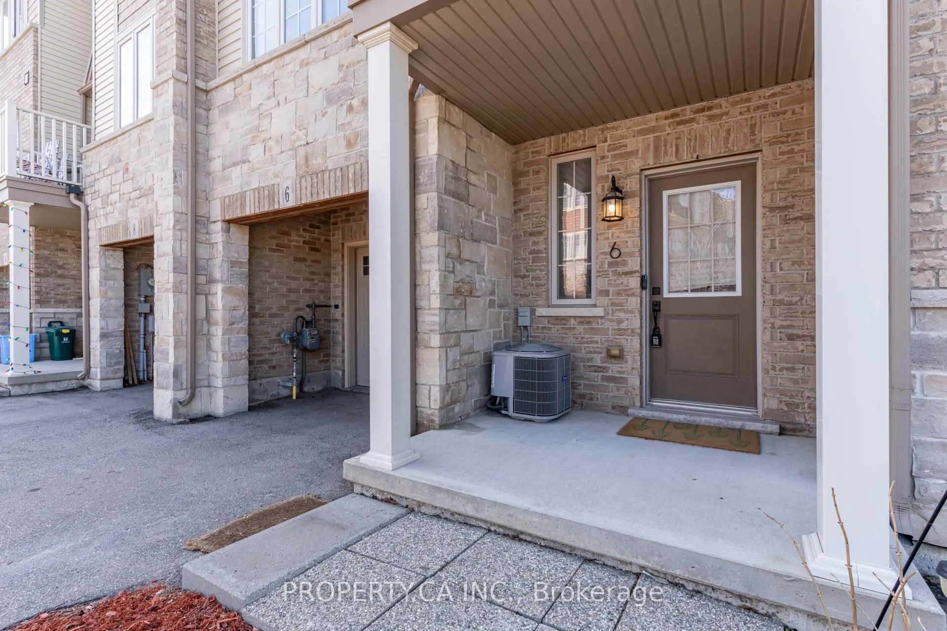 Photo 3 of Unit 6, 11 Stockbridge Gardens, Hamilton, Stoney Creek — HOMEH