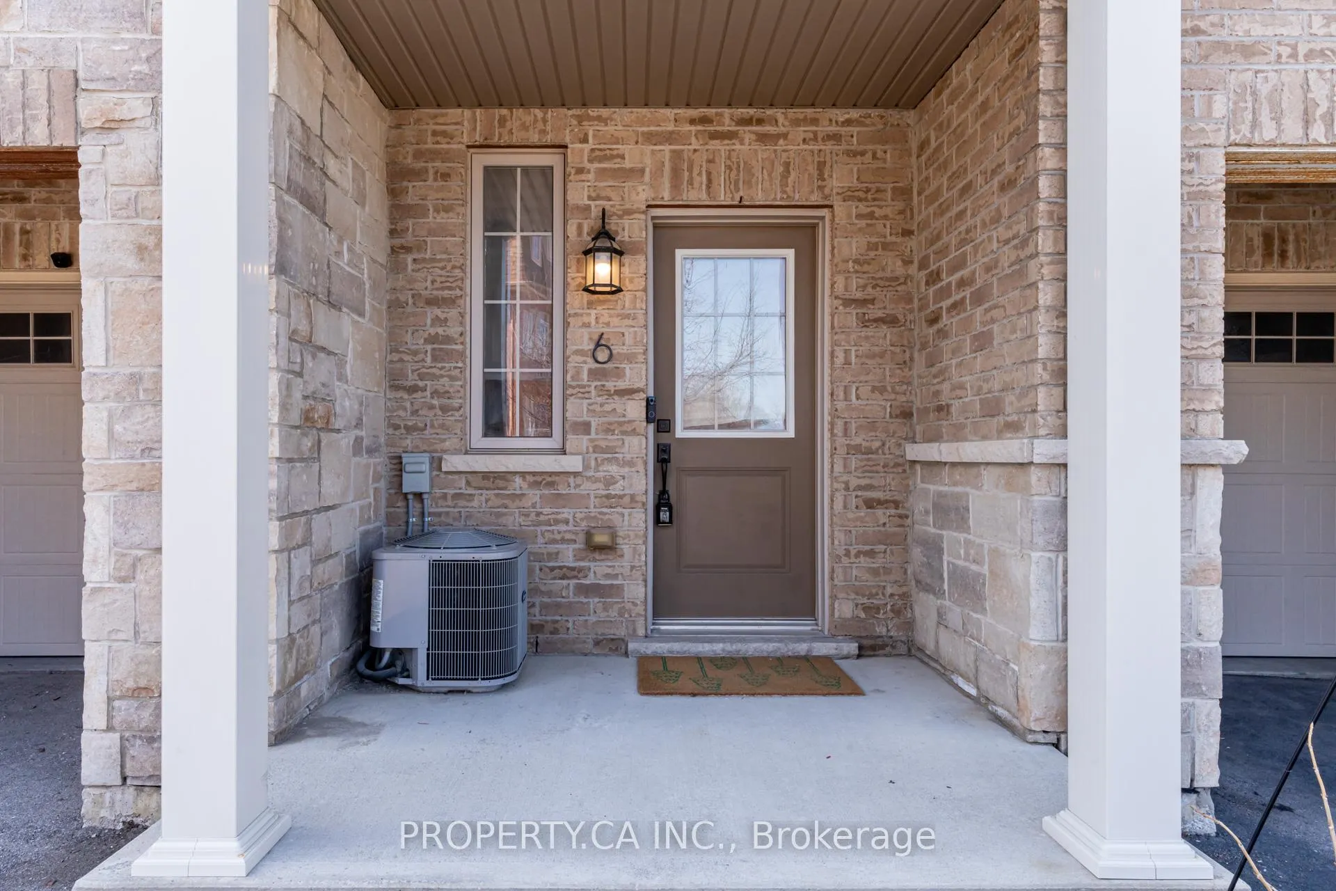 Photo 4 of Unit 6, 11 Stockbridge Gardens, Hamilton, Stoney Creek — HOMEH