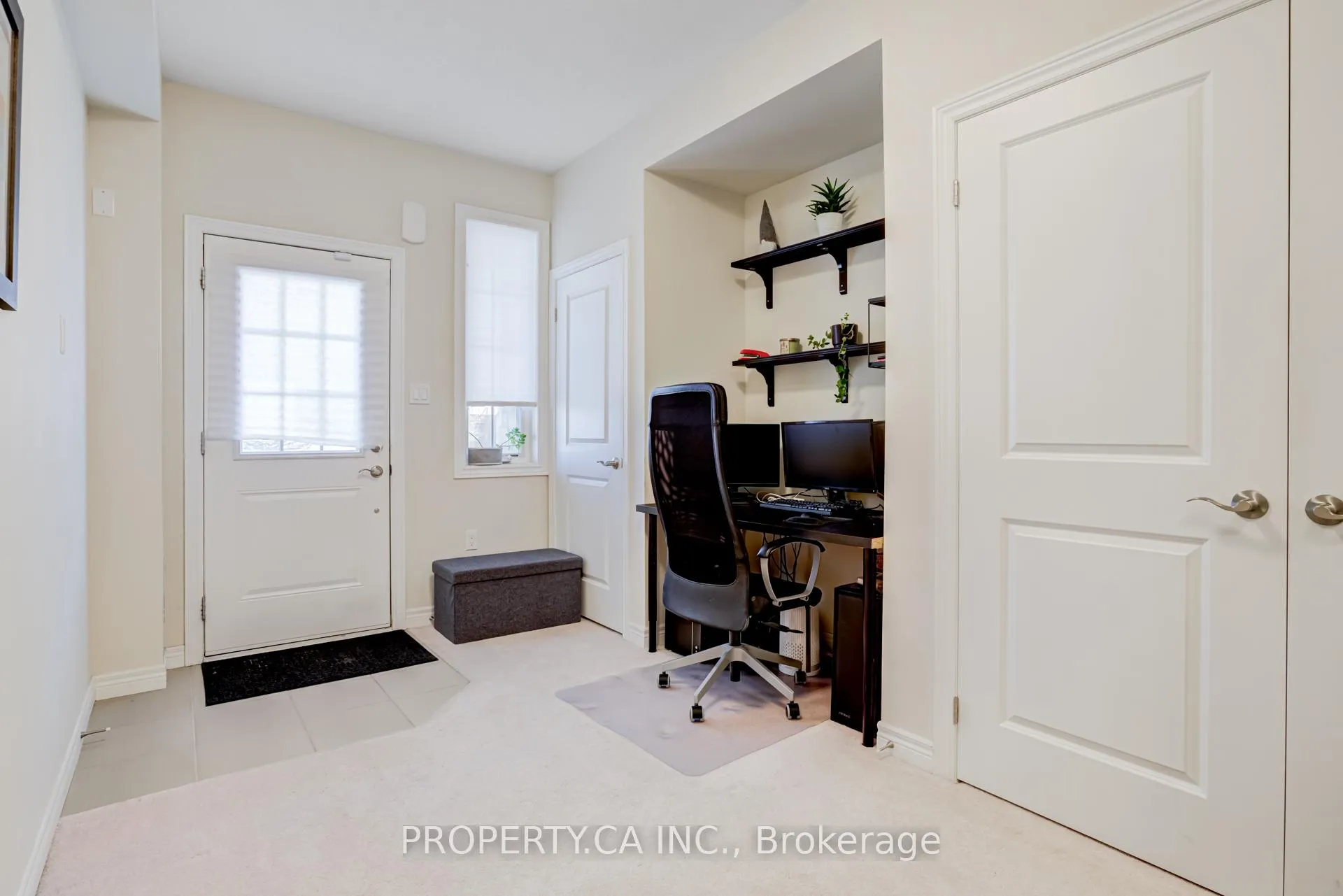 Photo 5 of Unit 6, 11 Stockbridge Gardens, Hamilton, Stoney Creek — HOMEH