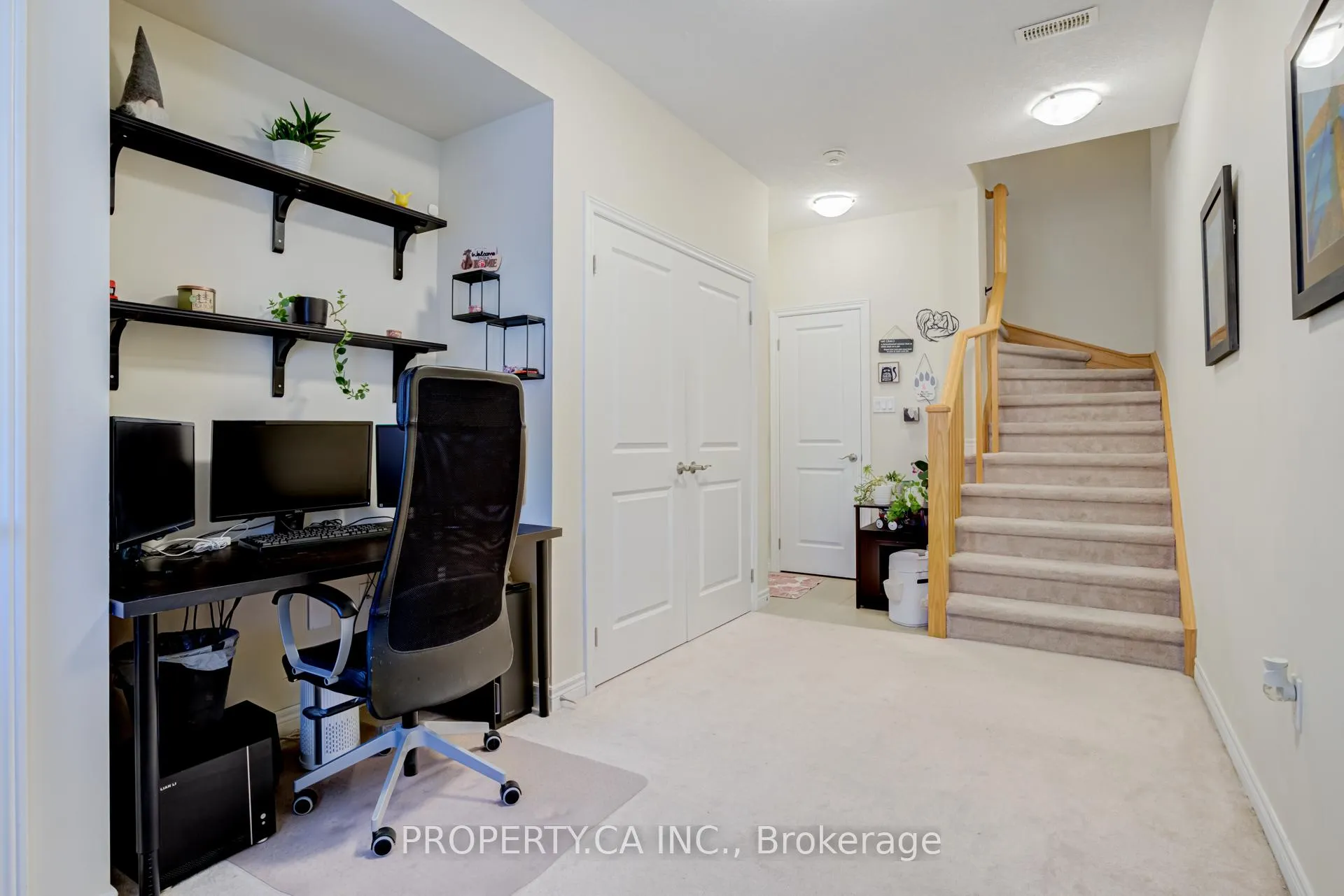 Photo 6 of Unit 6, 11 Stockbridge Gardens, Hamilton, Stoney Creek — HOMEH