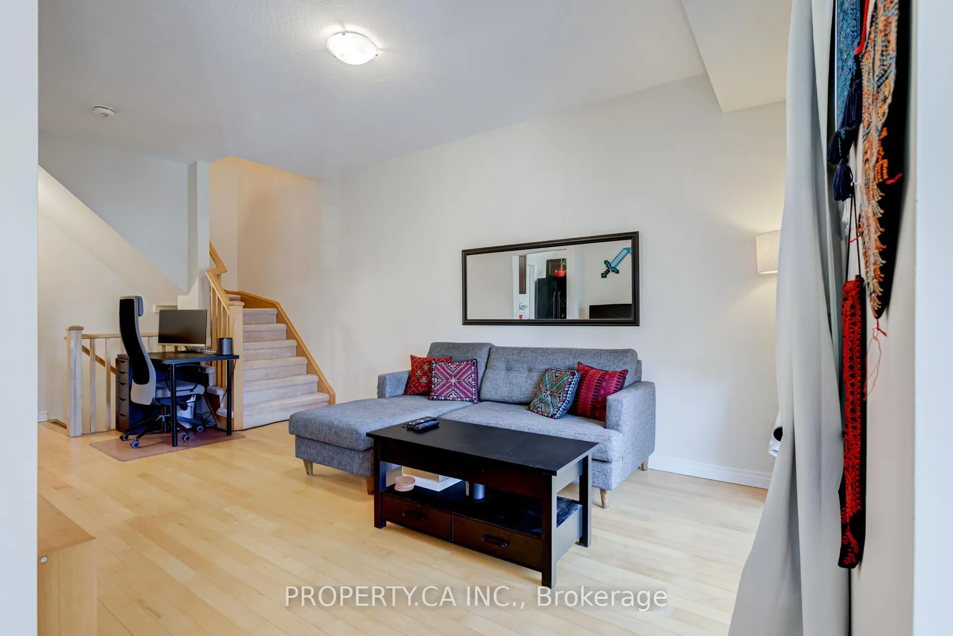 Photo 8 of Unit 6, 11 Stockbridge Gardens, Hamilton, Stoney Creek — HOMEH