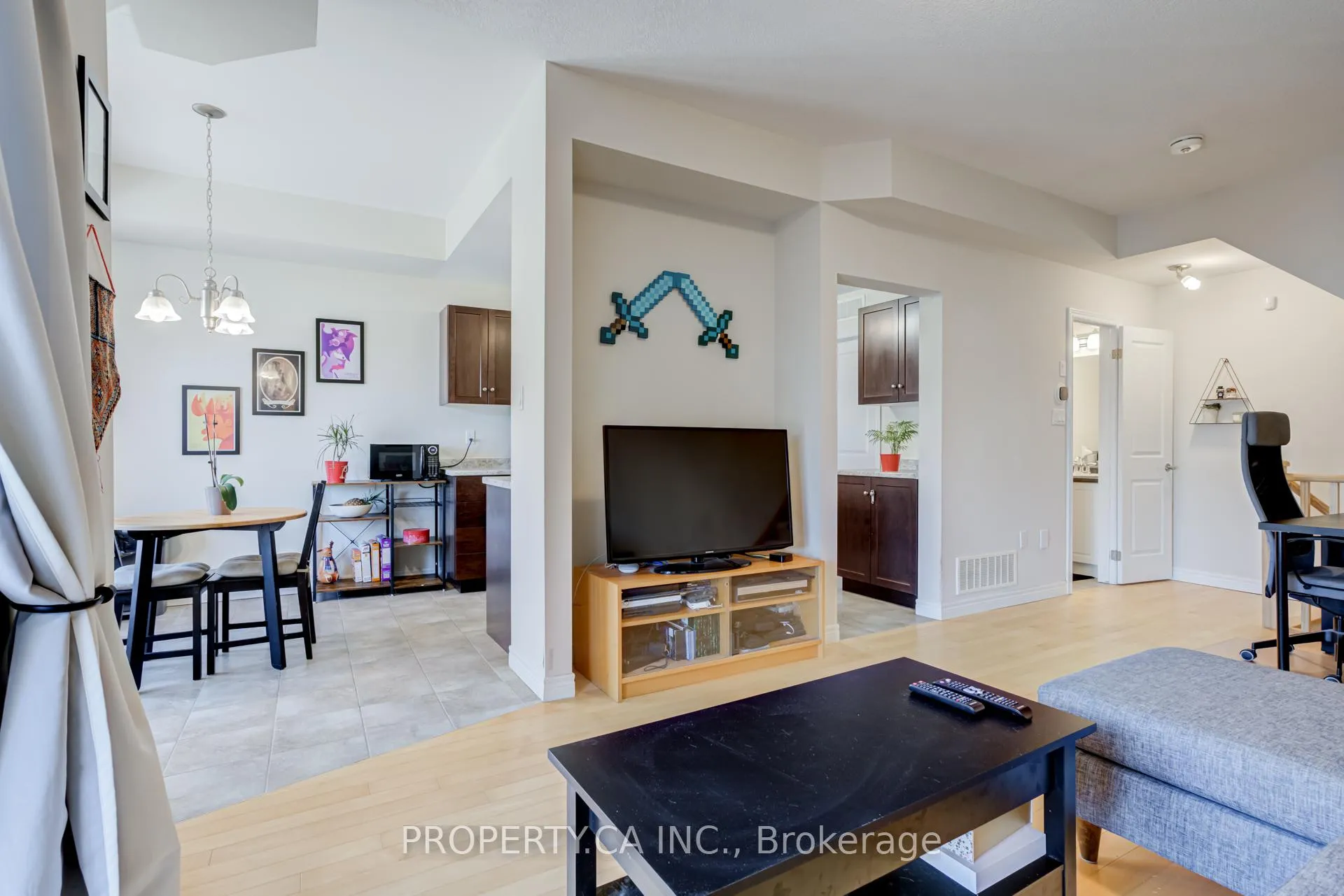 Photo 9 of Unit 6, 11 Stockbridge Gardens, Hamilton, Stoney Creek — HOMEH