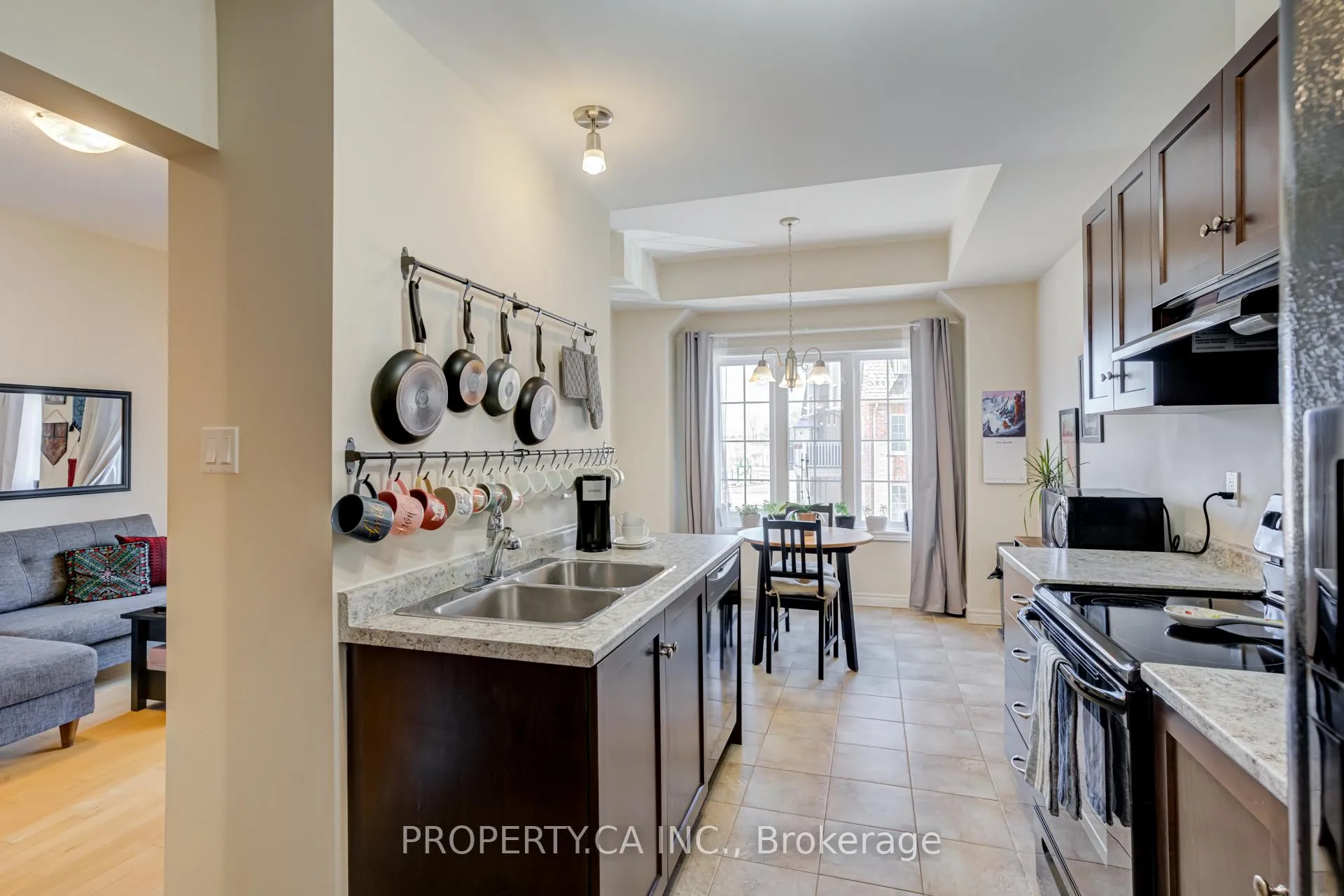 Photo 11 of Unit 6, 11 Stockbridge Gardens, Hamilton, Stoney Creek — HOMEH