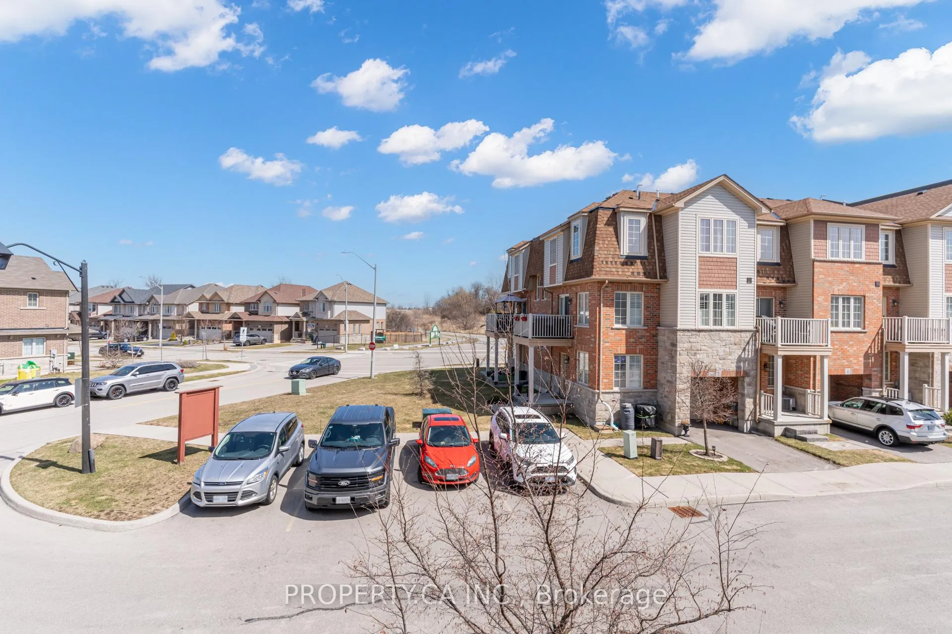 Photo 23 of Unit 6, 11 Stockbridge Gardens, Hamilton, Stoney Creek — HOMEH
