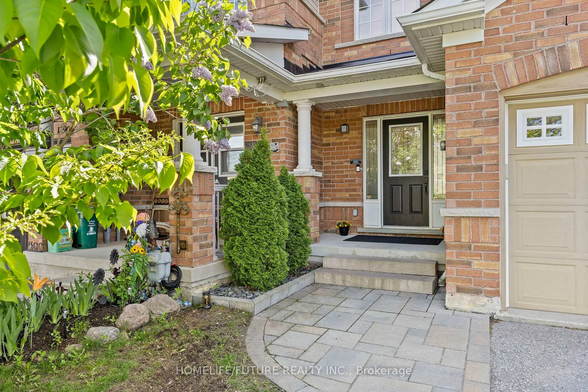 Photo 3 of 1392 Glaspell Crescent, Oshawa, Pinecrest — HOMEH