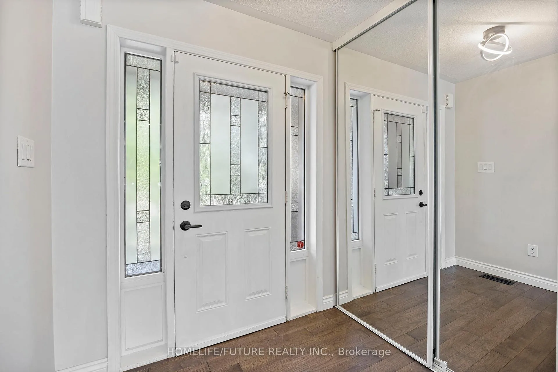 Photo 5 of 1392 Glaspell Crescent, Oshawa, Pinecrest — HOMEH