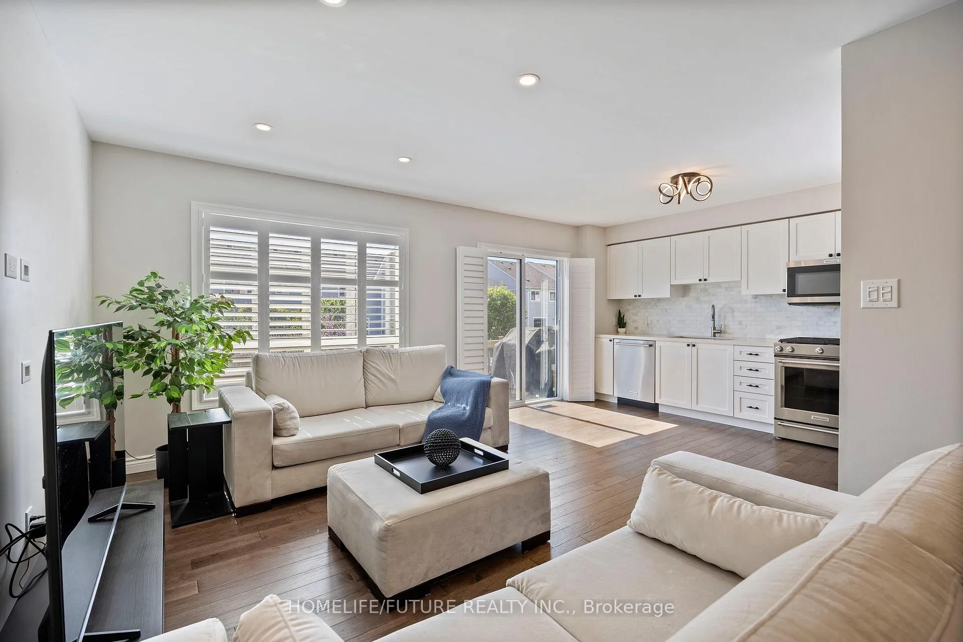 Photo 12 of 1392 Glaspell Crescent, Oshawa, Pinecrest — HOMEH