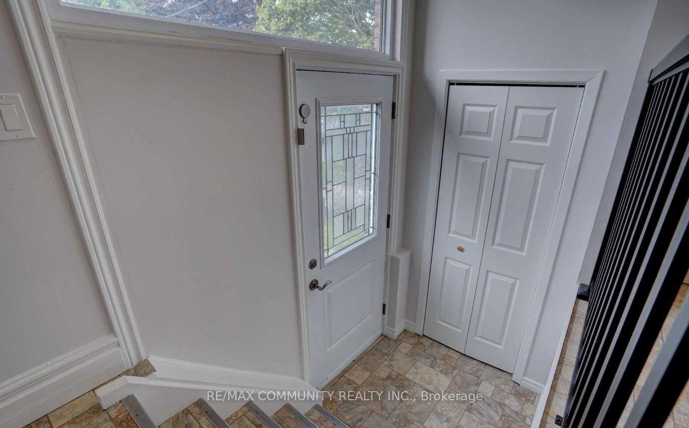 Photo 3 of Unit Main, 6 Little Avenue, Clarington, Bowmanville — HOMEH