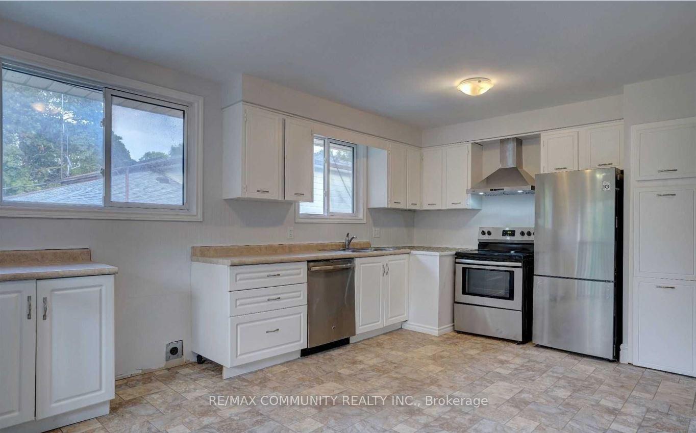 Photo 5 of Unit Main, 6 Little Avenue, Clarington, Bowmanville — HOMEH