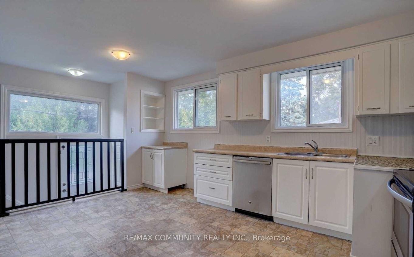 Photo 7 of Unit Main, 6 Little Avenue, Clarington, Bowmanville — HOMEH
