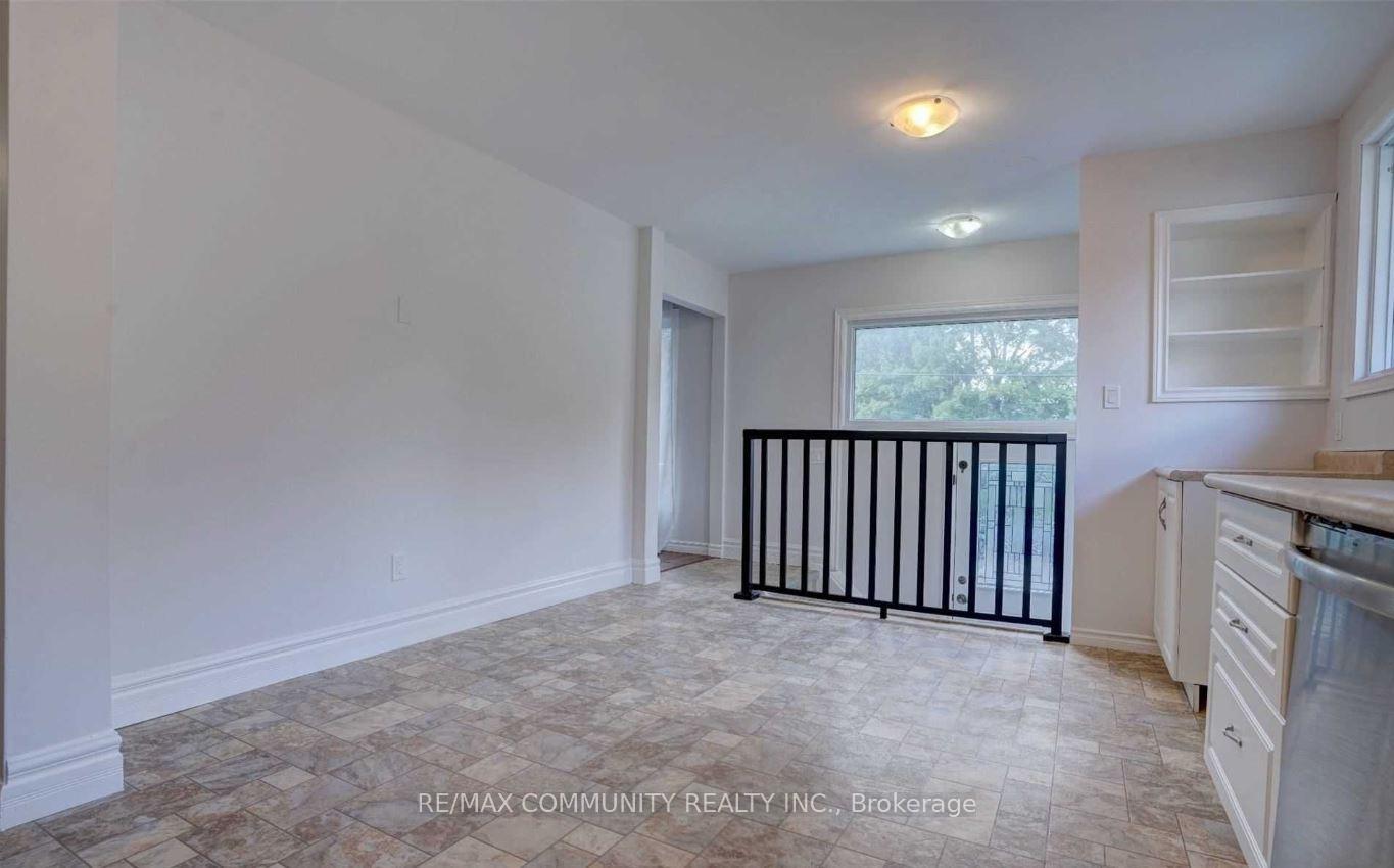 Photo 8 of Unit Main, 6 Little Avenue, Clarington, Bowmanville — HOMEH
