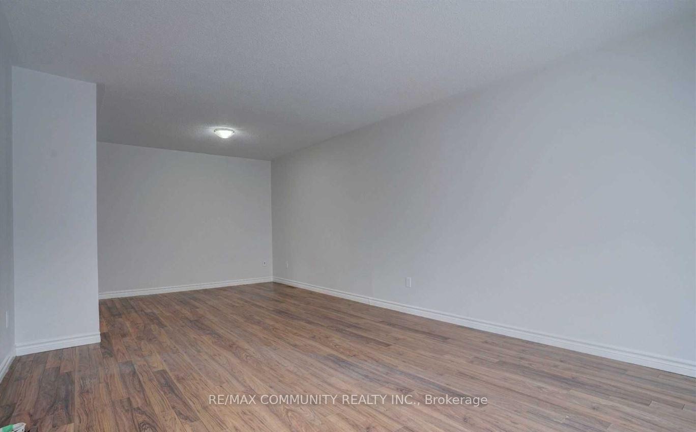 Photo 9 of Unit Main, 6 Little Avenue, Clarington, Bowmanville — HOMEH