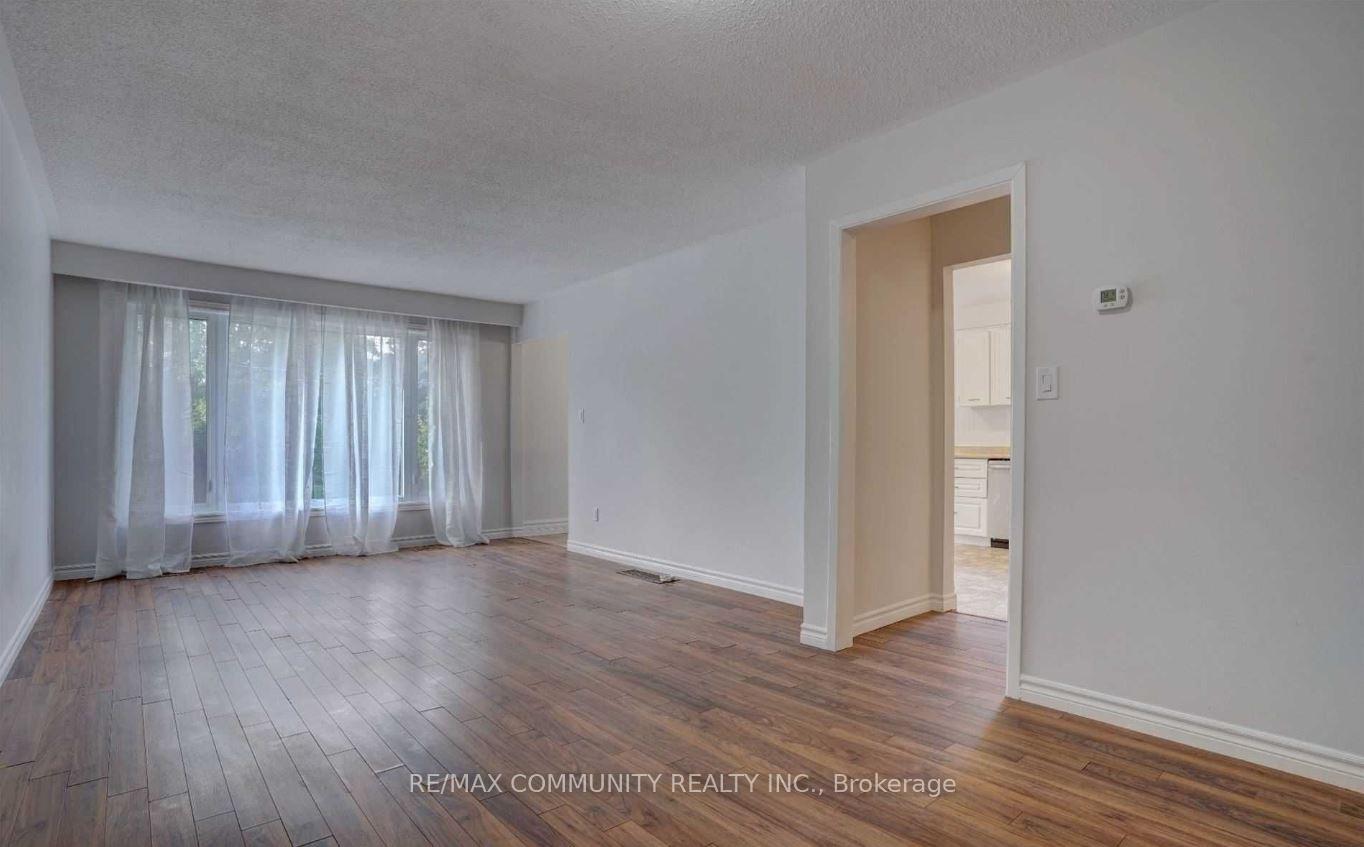 Photo 10 of Unit Main, 6 Little Avenue, Clarington, Bowmanville — HOMEH