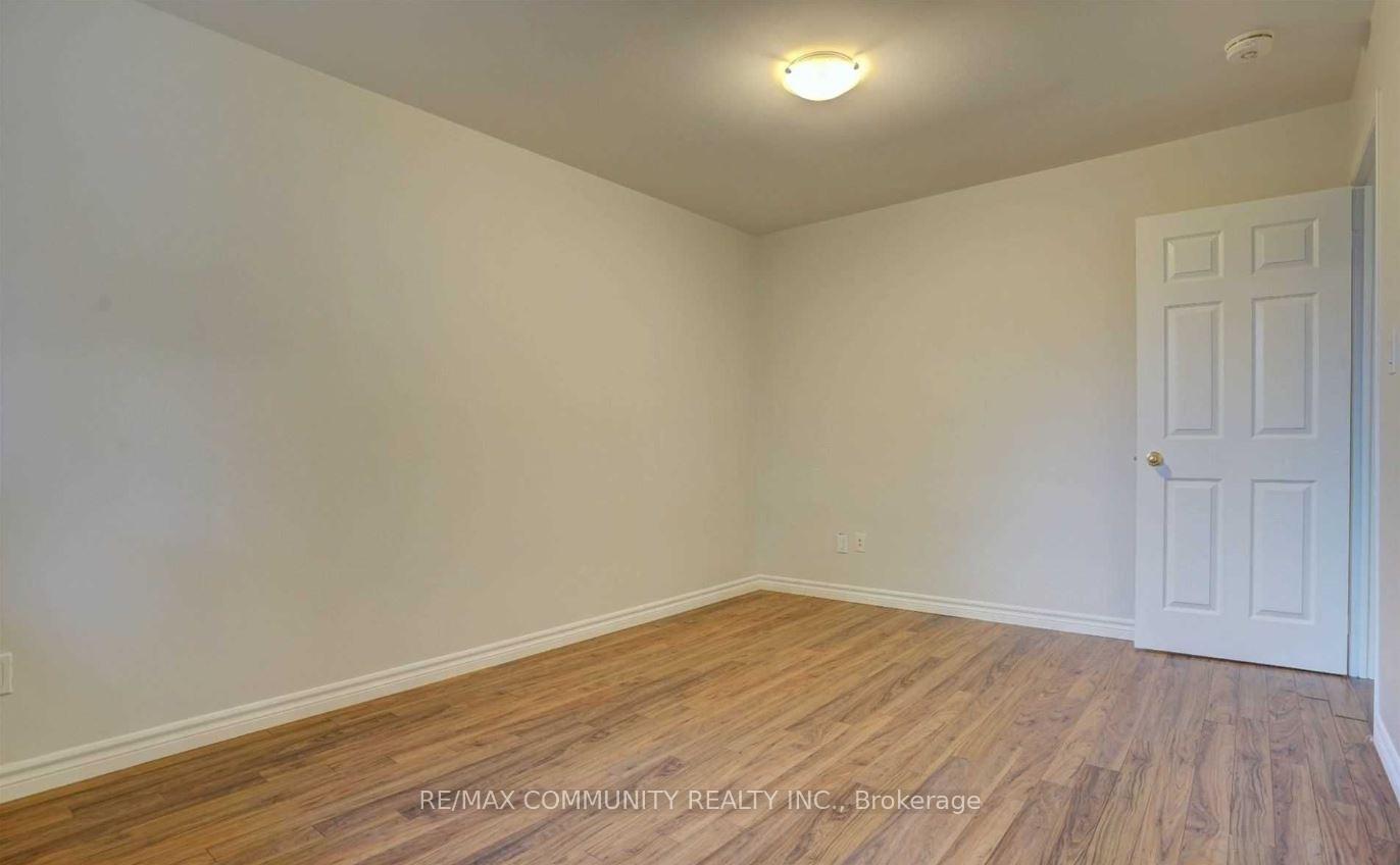 Photo 11 of Unit Main, 6 Little Avenue, Clarington, Bowmanville — HOMEH