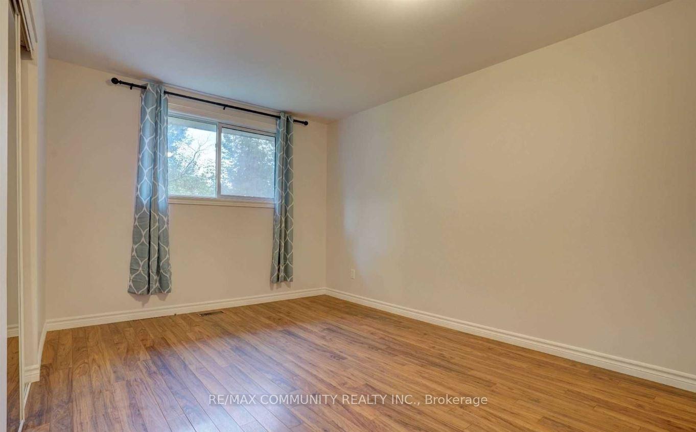 Photo 12 of Unit Main, 6 Little Avenue, Clarington, Bowmanville — HOMEH