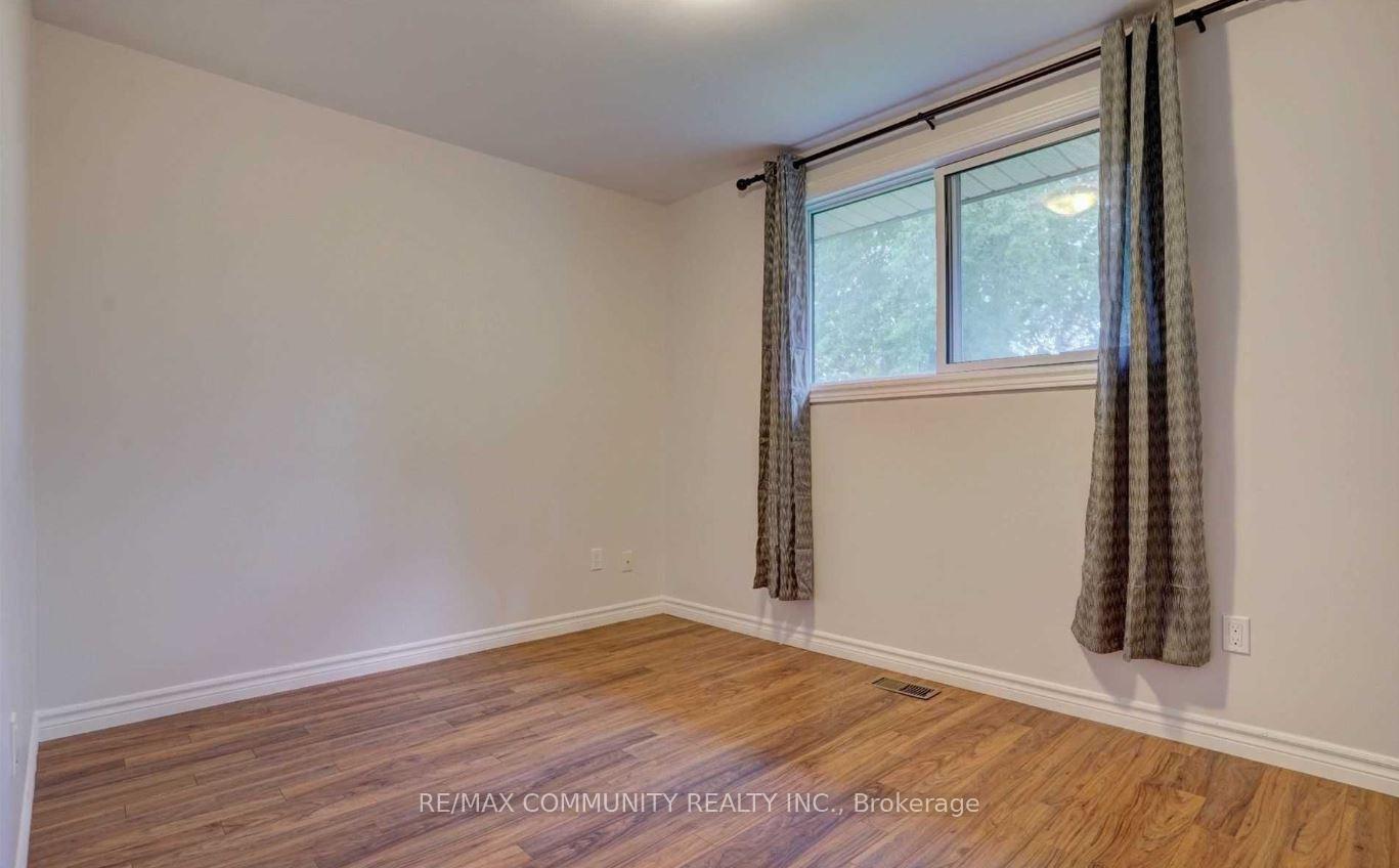 Photo 16 of Unit Main, 6 Little Avenue, Clarington, Bowmanville — HOMEH