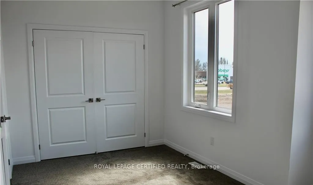 Photo 9 of 1465 Station Street, Pelham, Fonthill — HOMEH