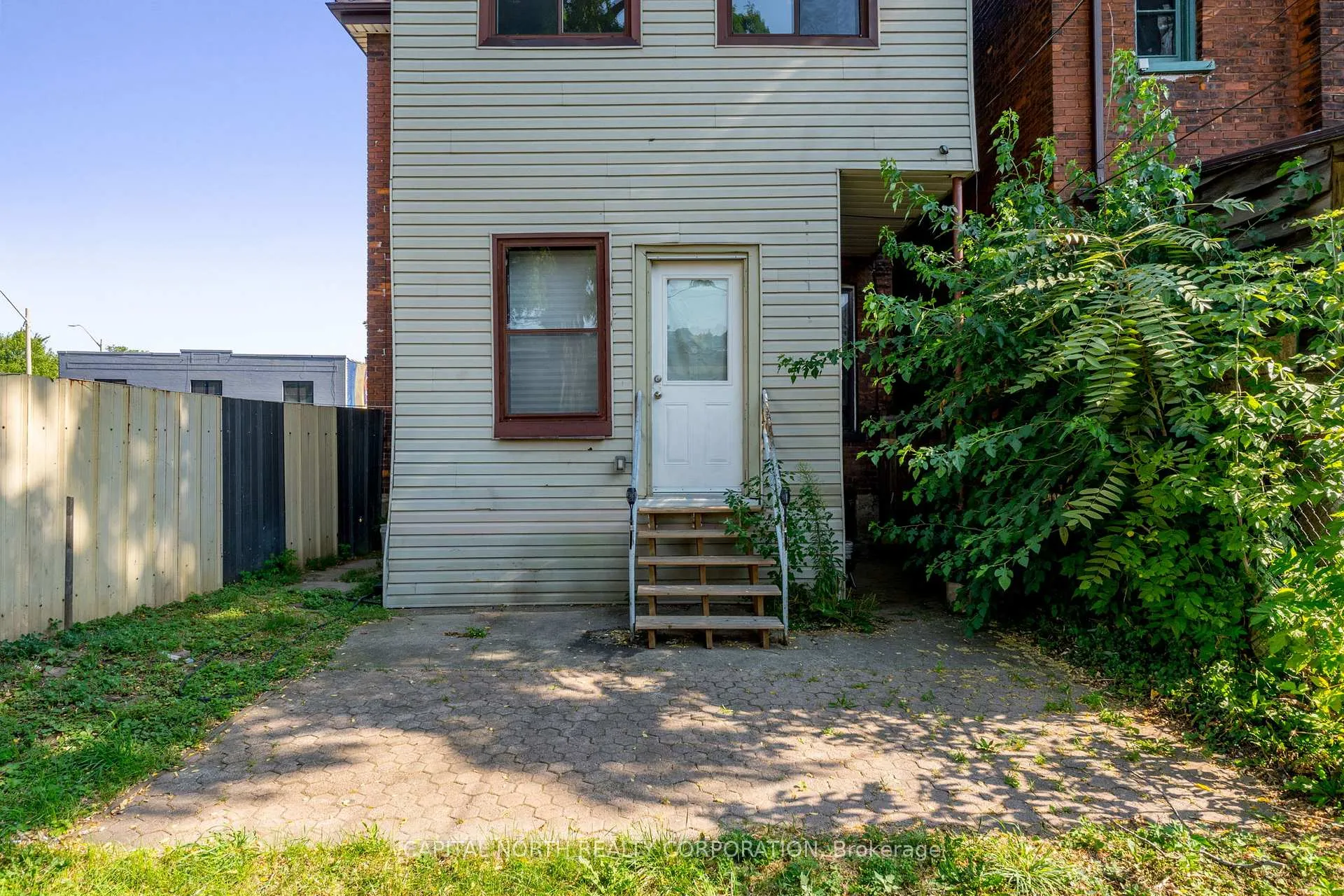 Photo 23 of Unit 1, 564 King Street E, Hamilton, Landsdale — HOMEH