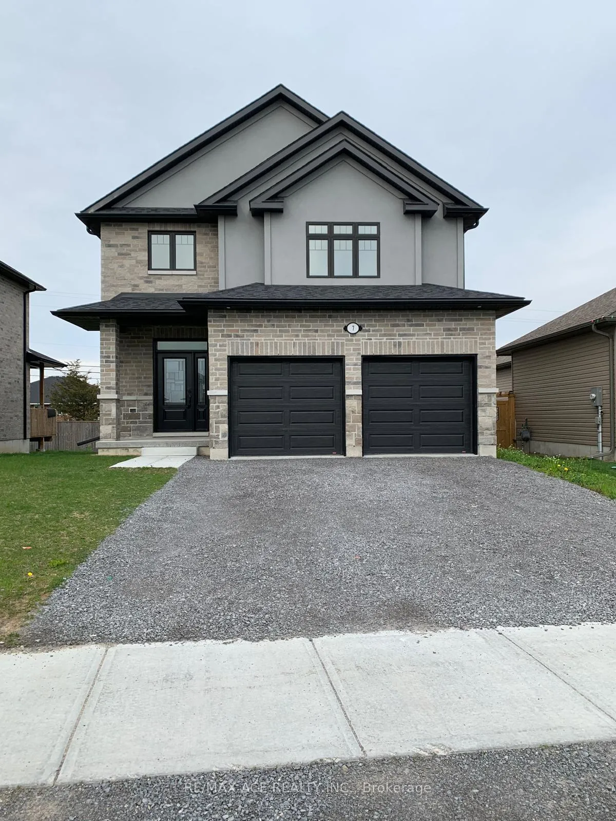 Photo 1 of 7 Mountain Ash Drive, Belleville, Thurlow Ward — HOMEH