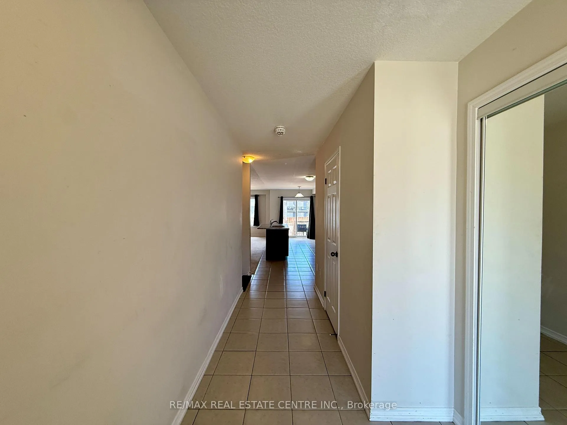 Photo 4 of 22 Butcher Crescent, Brant, Brantford Twp — HOMEH