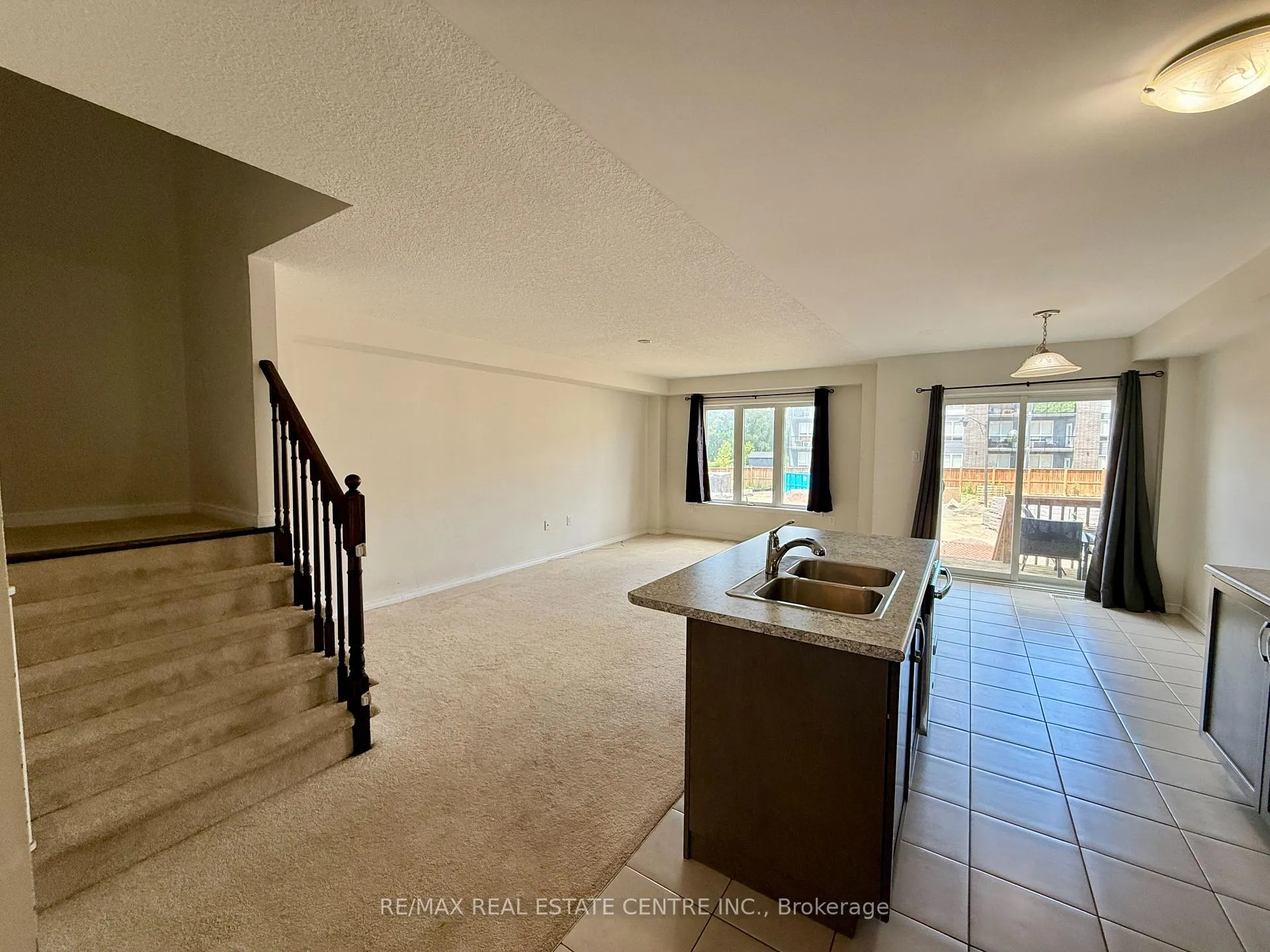 Photo 5 of 22 Butcher Crescent, Brant, Brantford Twp — HOMEH