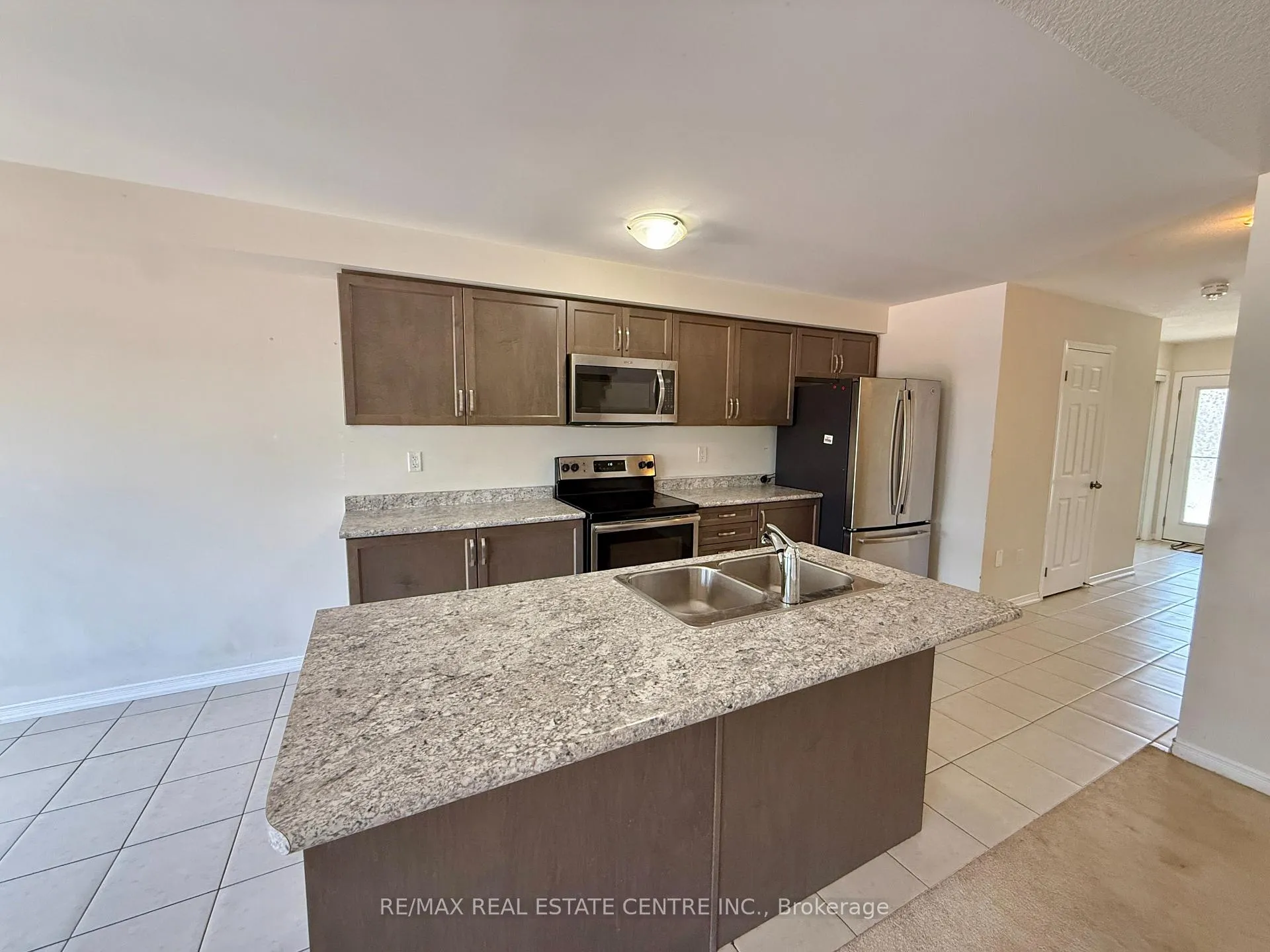 Photo 7 of 22 Butcher Crescent, Brant, Brantford Twp — HOMEH
