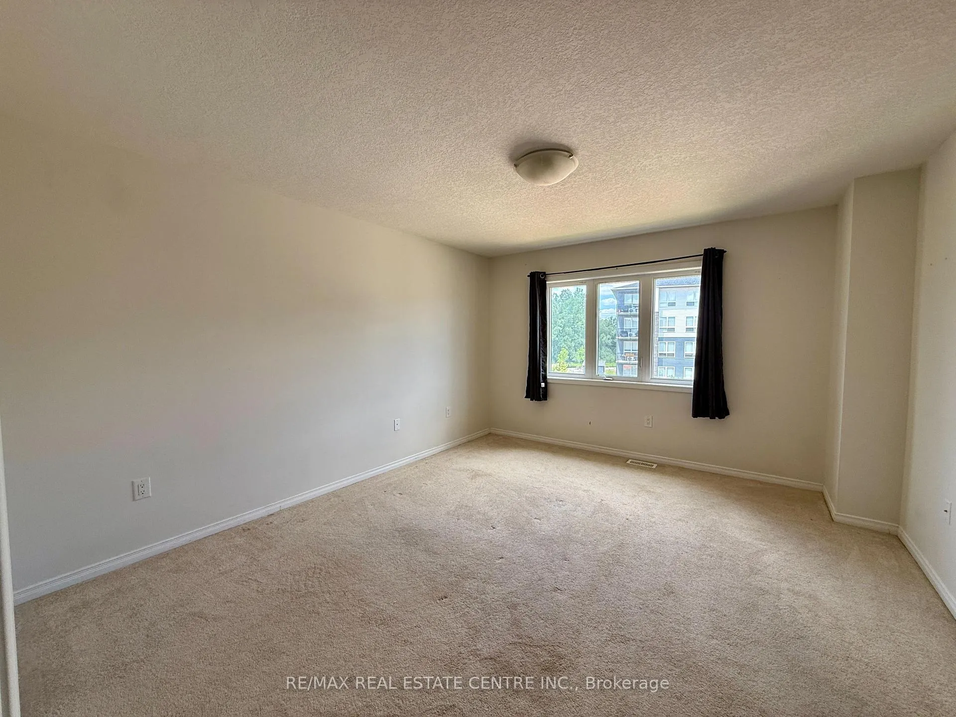 Photo 9 of 22 Butcher Crescent, Brant, Brantford Twp — HOMEH
