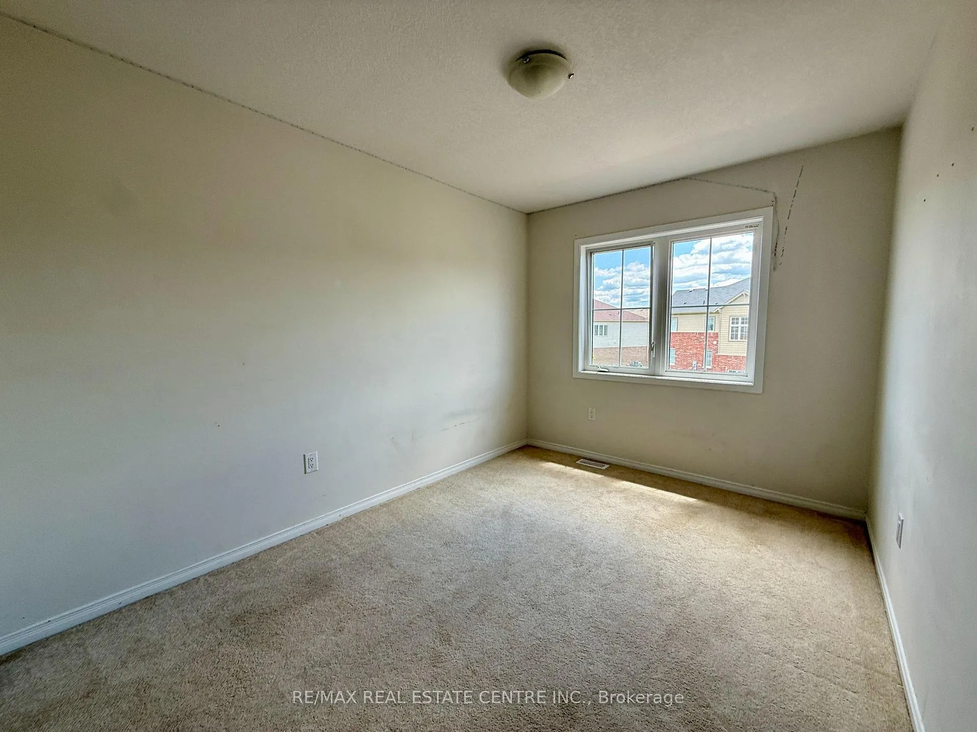 Photo 15 of 22 Butcher Crescent, Brant, Brantford Twp — HOMEH