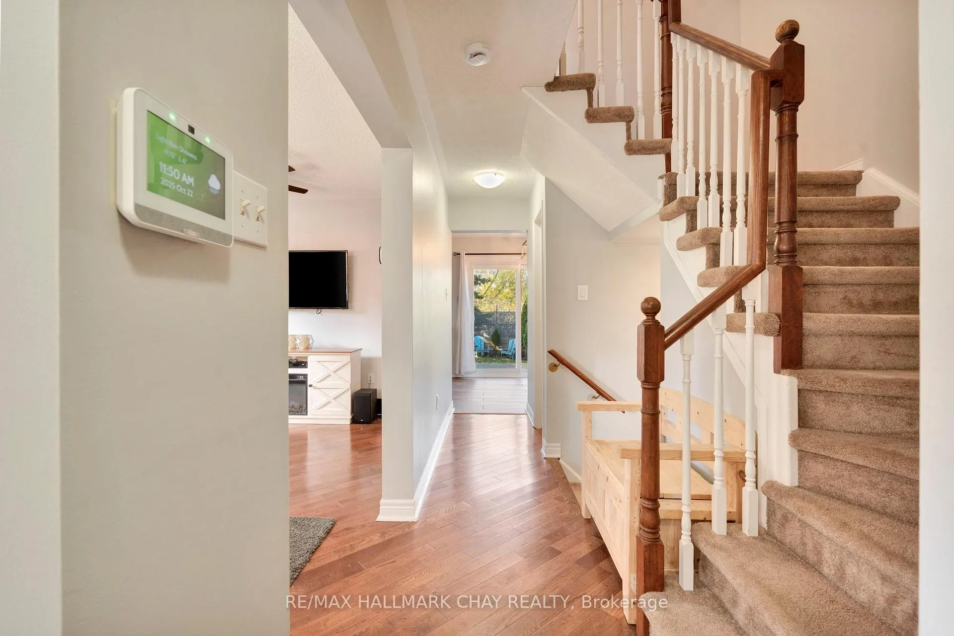 Photo 6 of 104 Pickett Crescent, Barrie, Painswick North — HOMEH